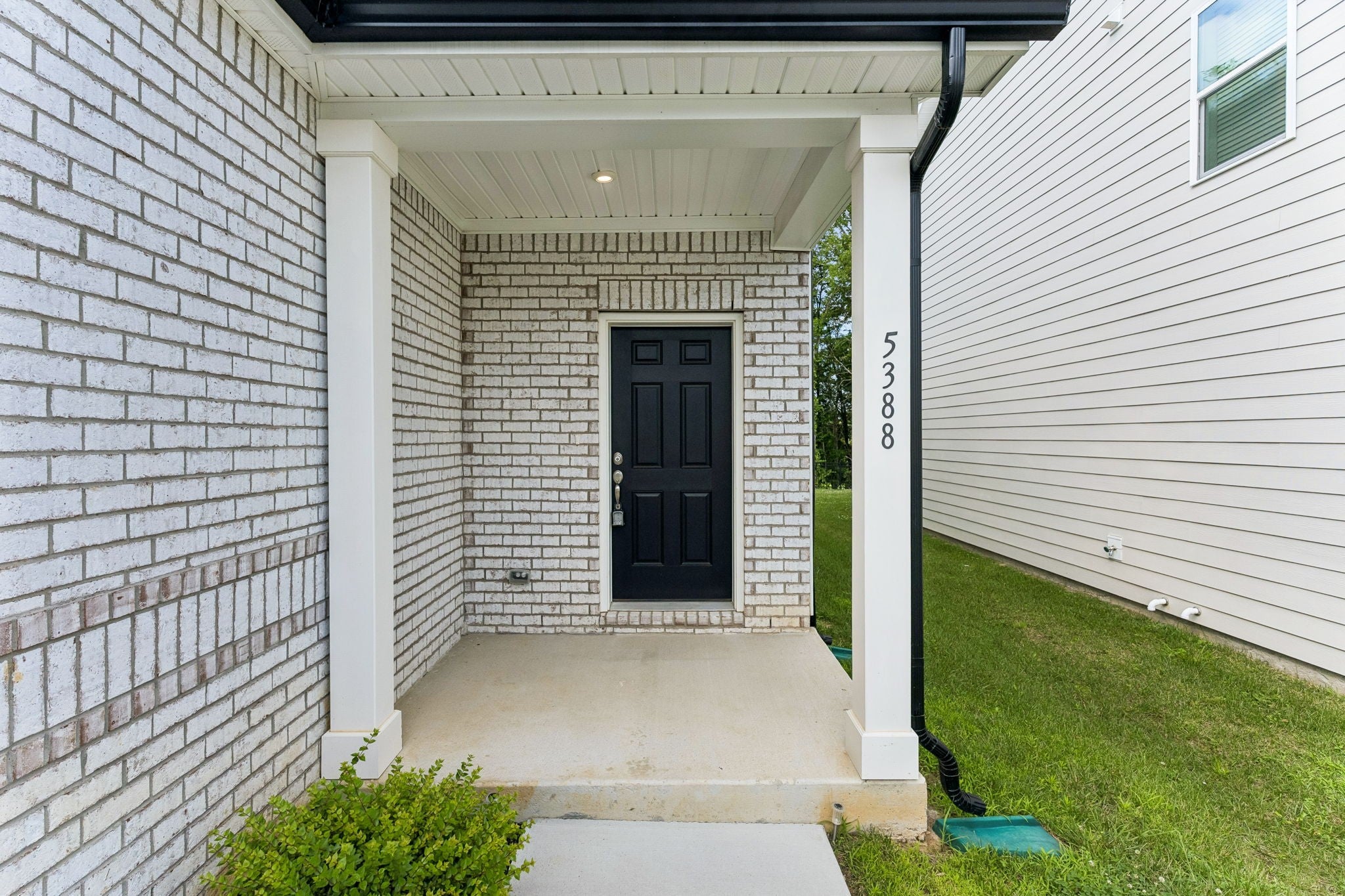 5388 Bellflower Hls