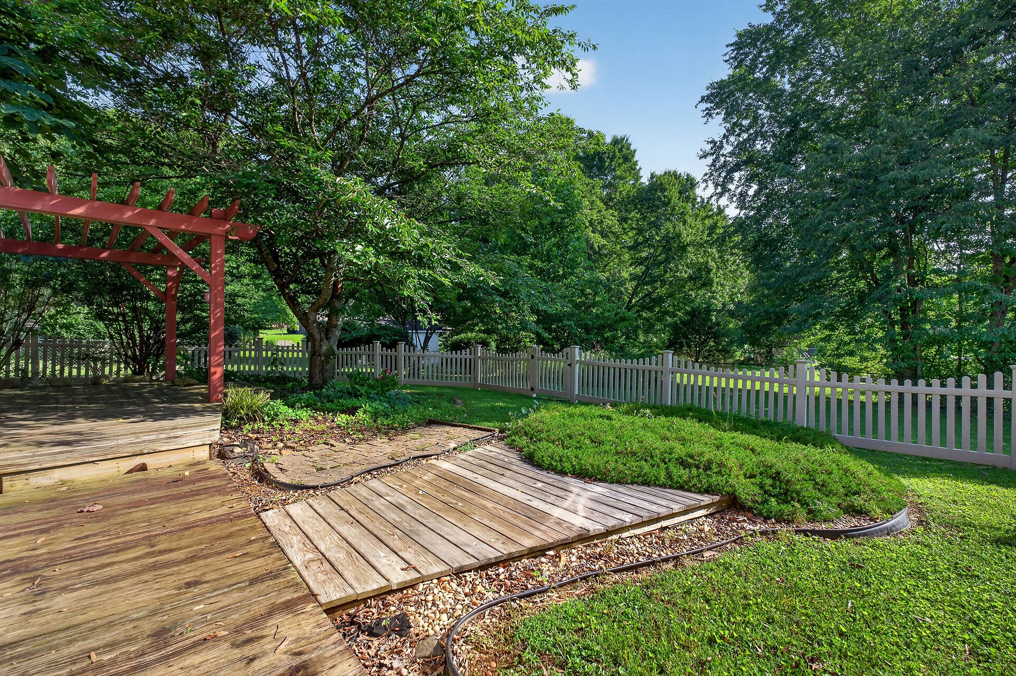 2526 Park West Dr