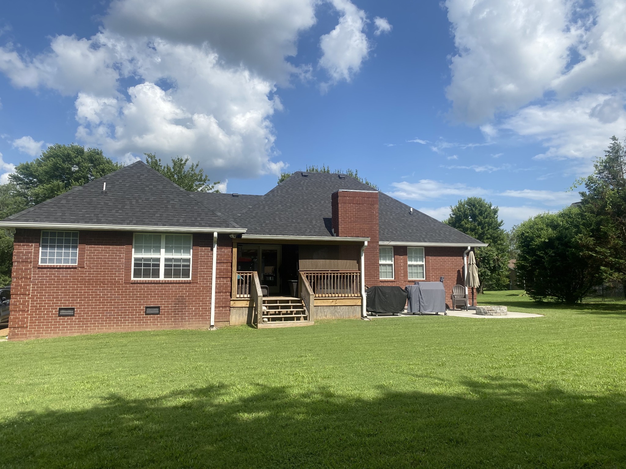 102 Grassmere Ct