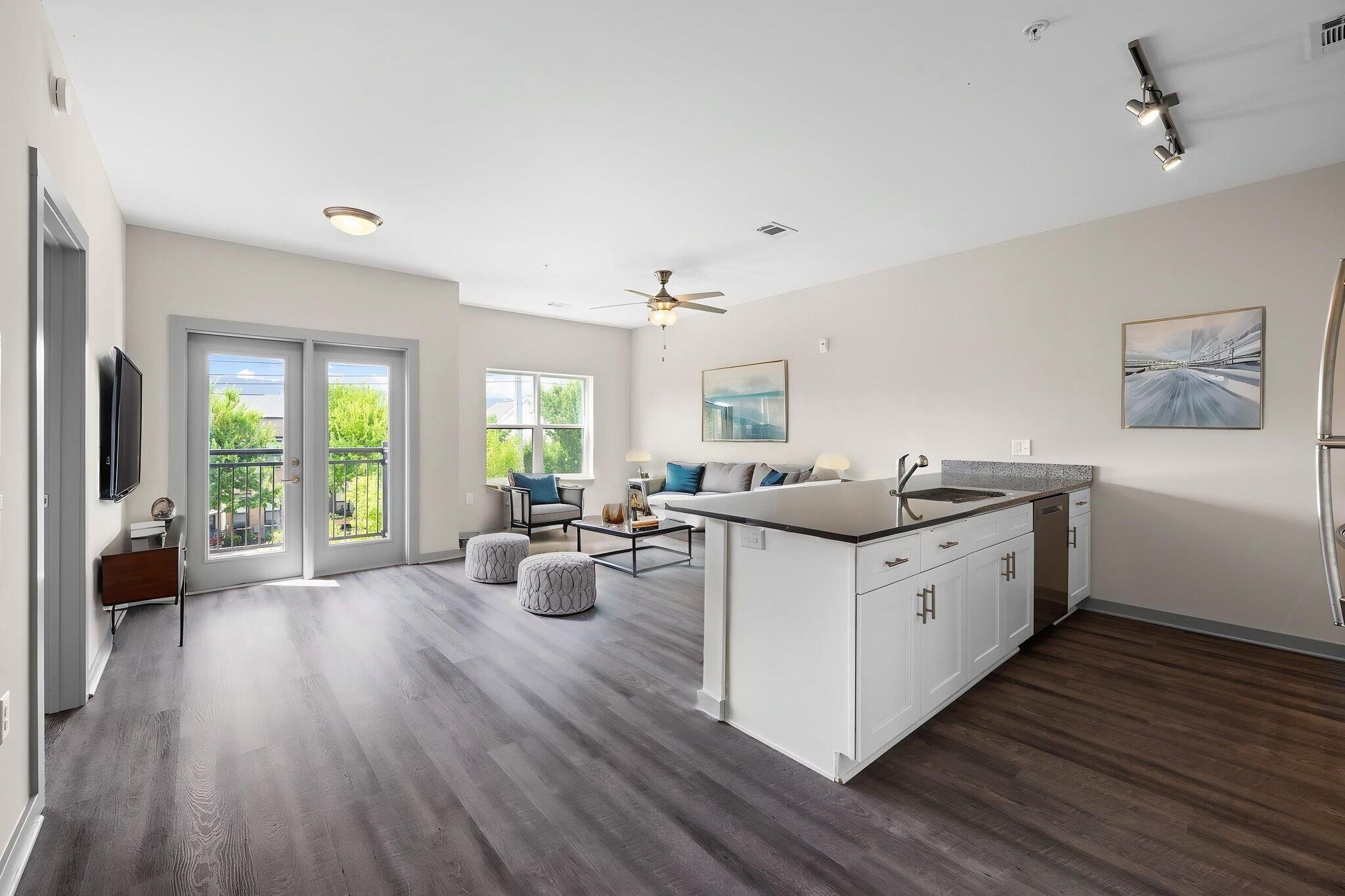 782 Riverfront Parkway 208