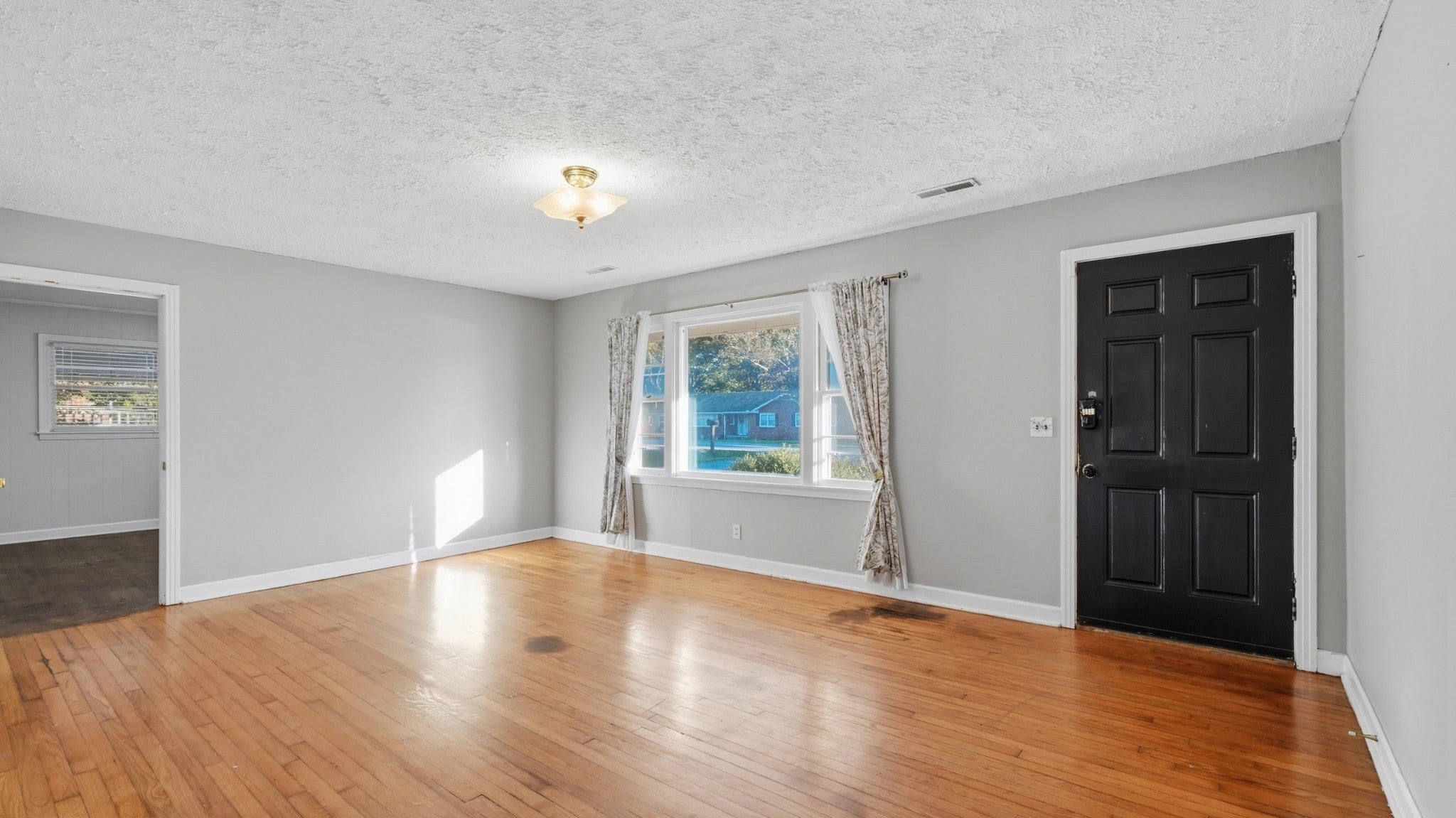1003 Oak Dr