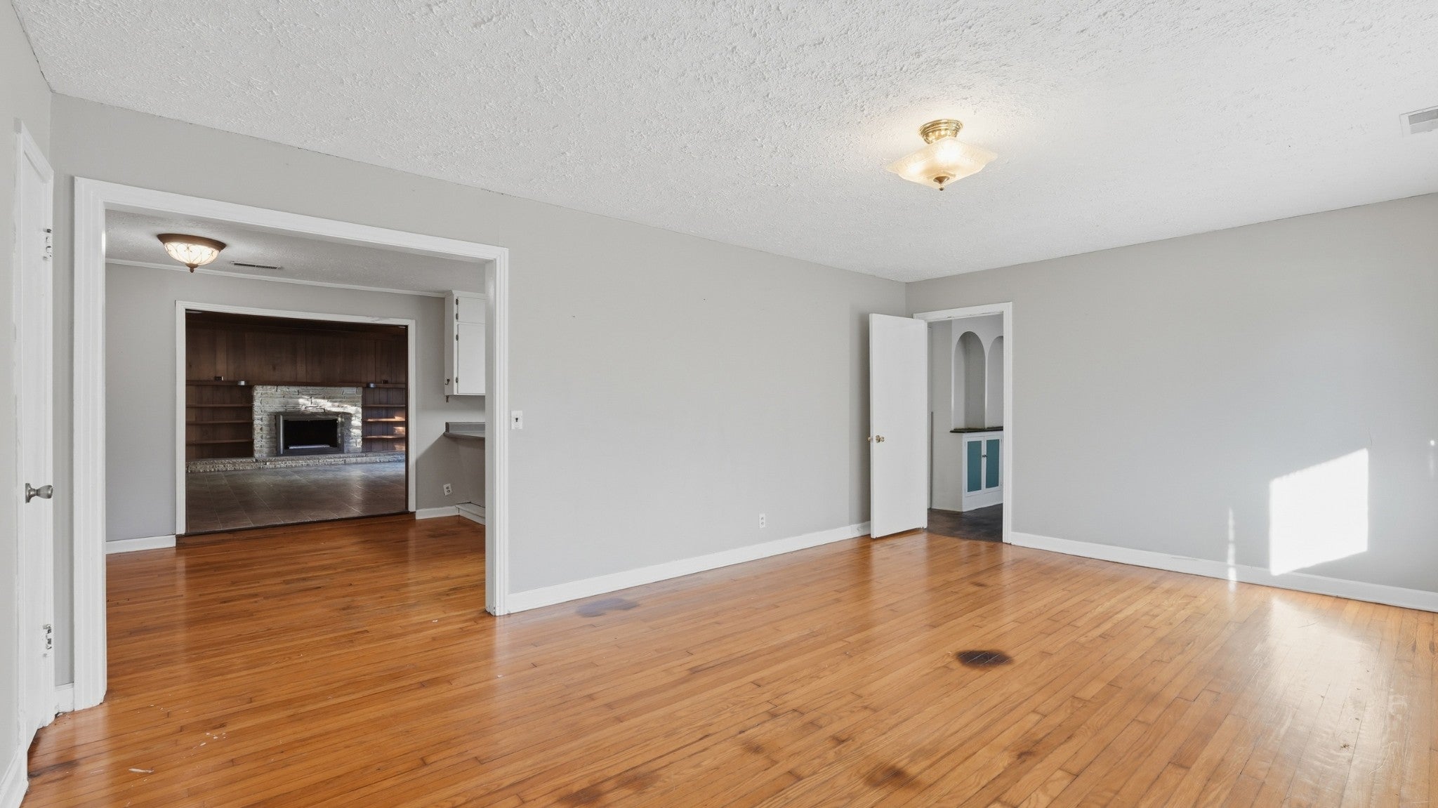 1003 Oak Dr