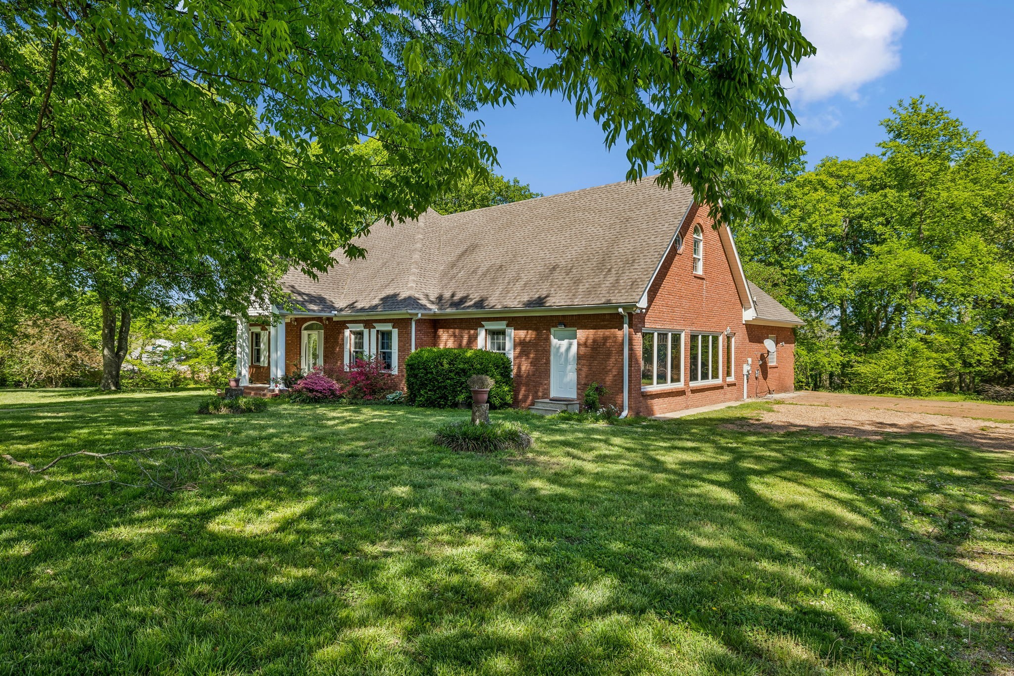 1019 Hilton Ln - Photo 4