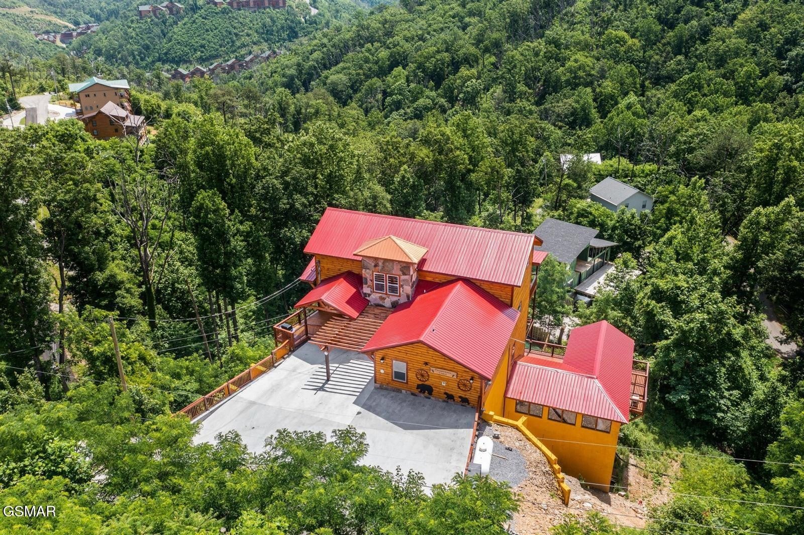 720 Pinecrest Drive