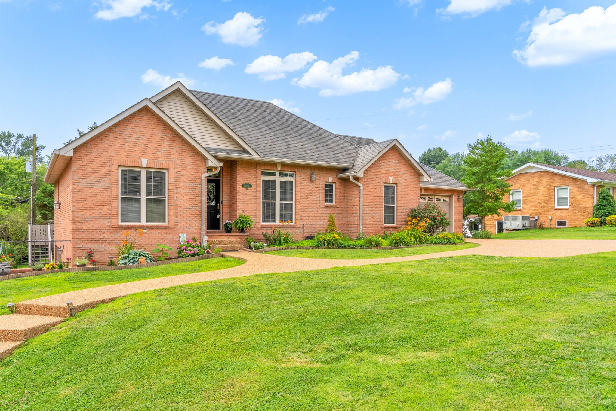Middle Tennessee Properties 4 2086B Memorial Dr