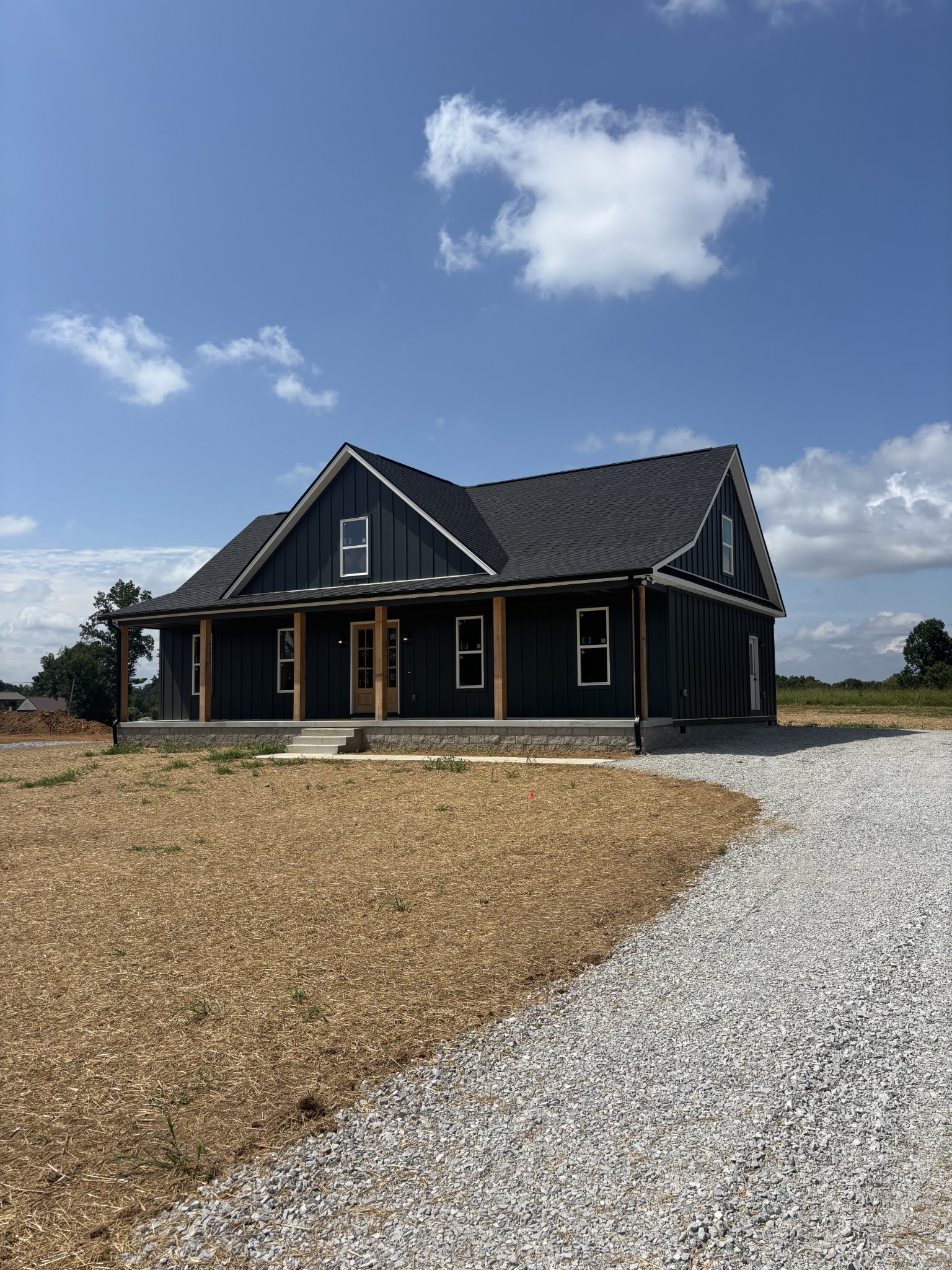 33 Evans Rd