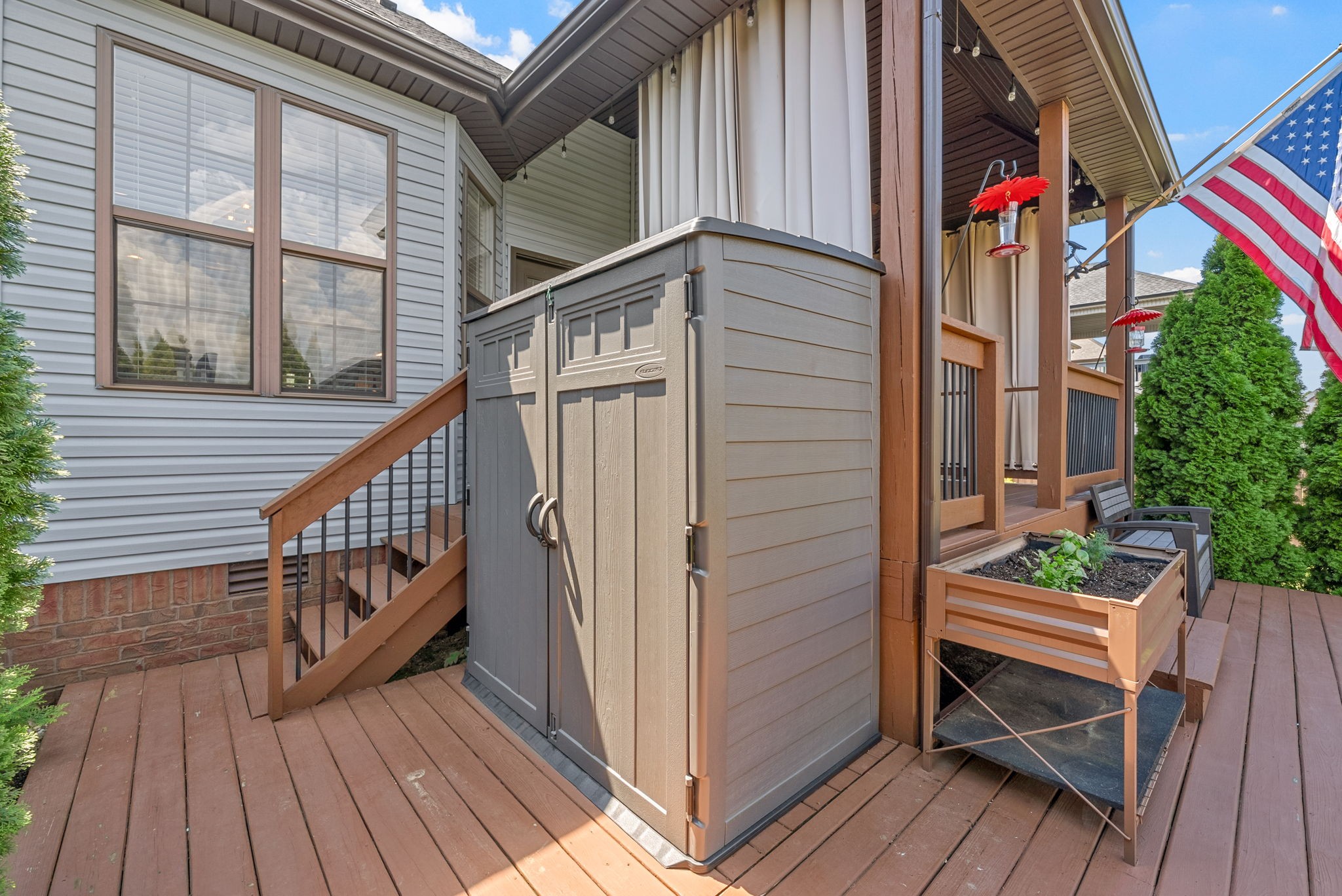 Clarksville, Tennessee 37043, United States, 4 Bedrooms Bedrooms, ,4 BathroomsBathrooms,Residential,Pending,204403