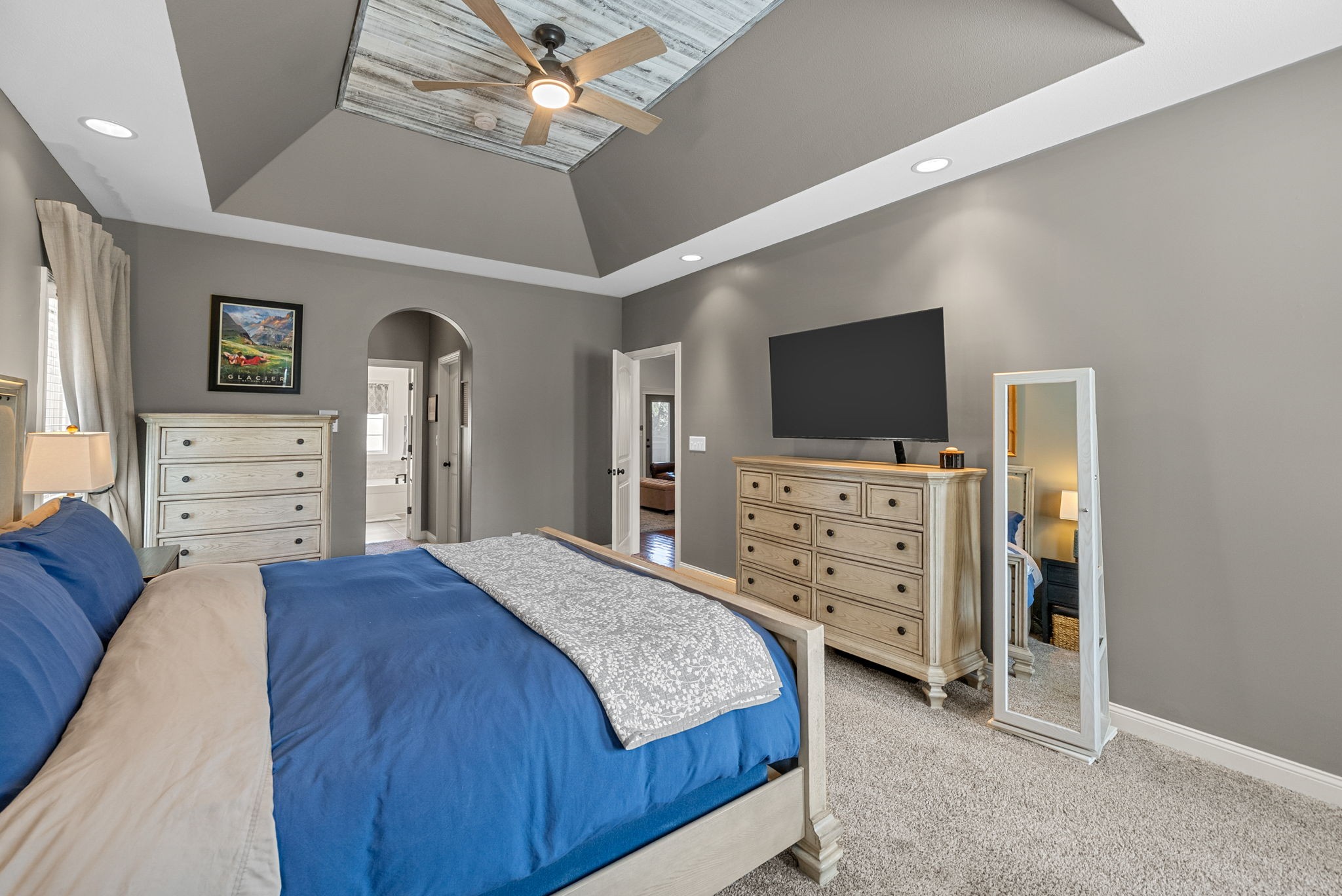 Clarksville, Tennessee 37043, United States, 4 Bedrooms Bedrooms, ,4 BathroomsBathrooms,Residential,Pending,204403