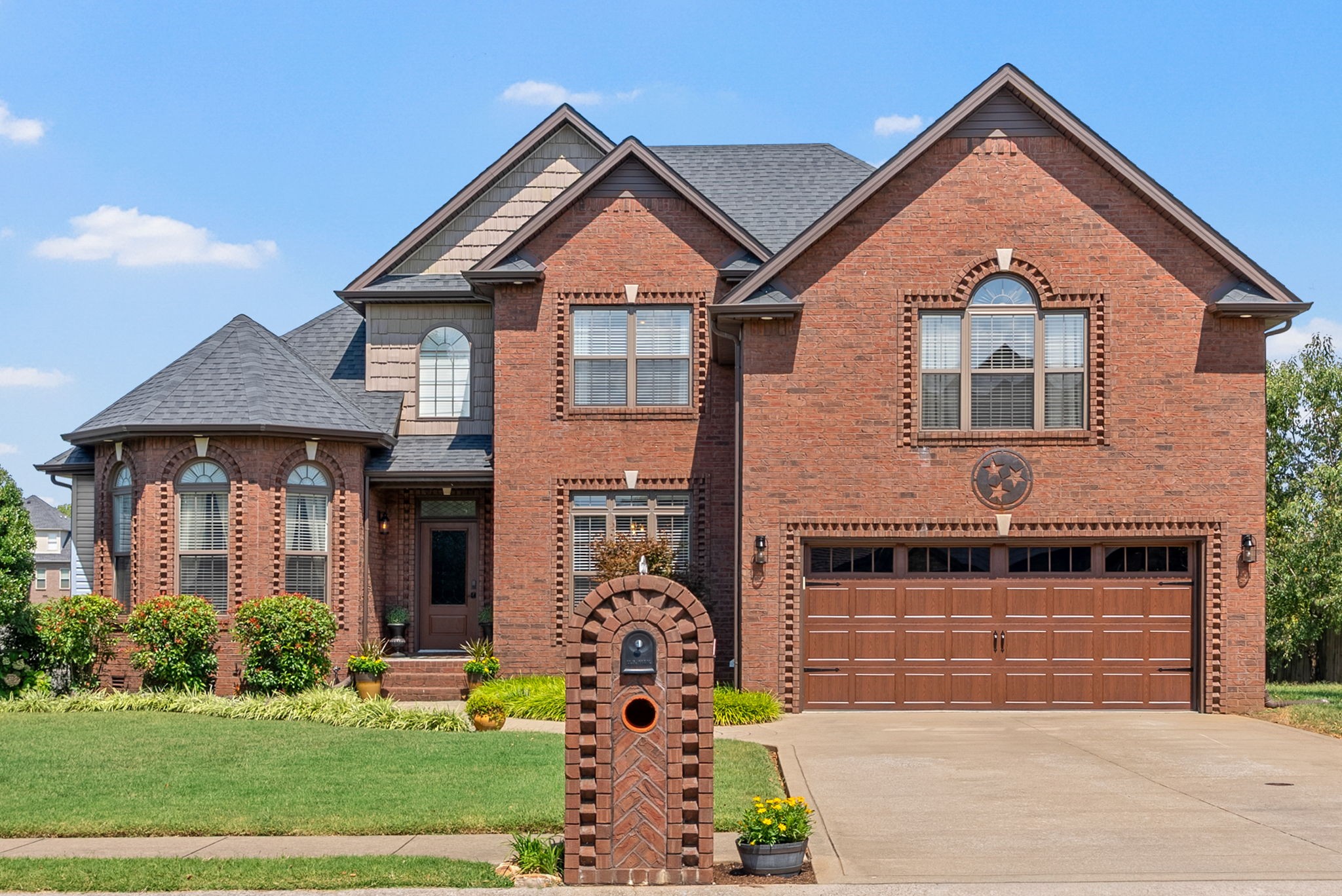 Clarksville, Tennessee 37043, United States, 4 Bedrooms Bedrooms, ,4 BathroomsBathrooms,Residential,Pending,204403