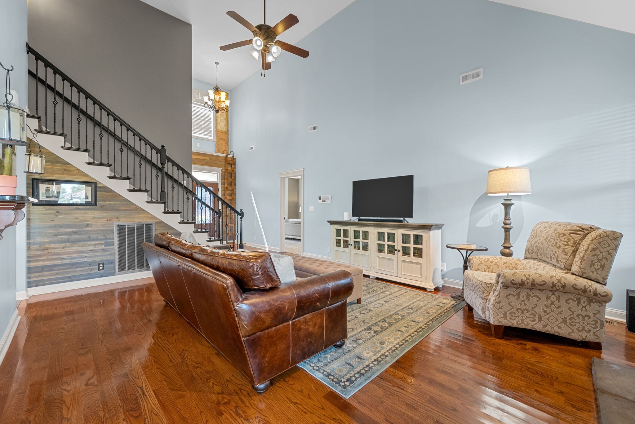 Clarksville, Tennessee 37043, United States, 4 Bedrooms Bedrooms, ,4 BathroomsBathrooms,Residential,Pending,204403