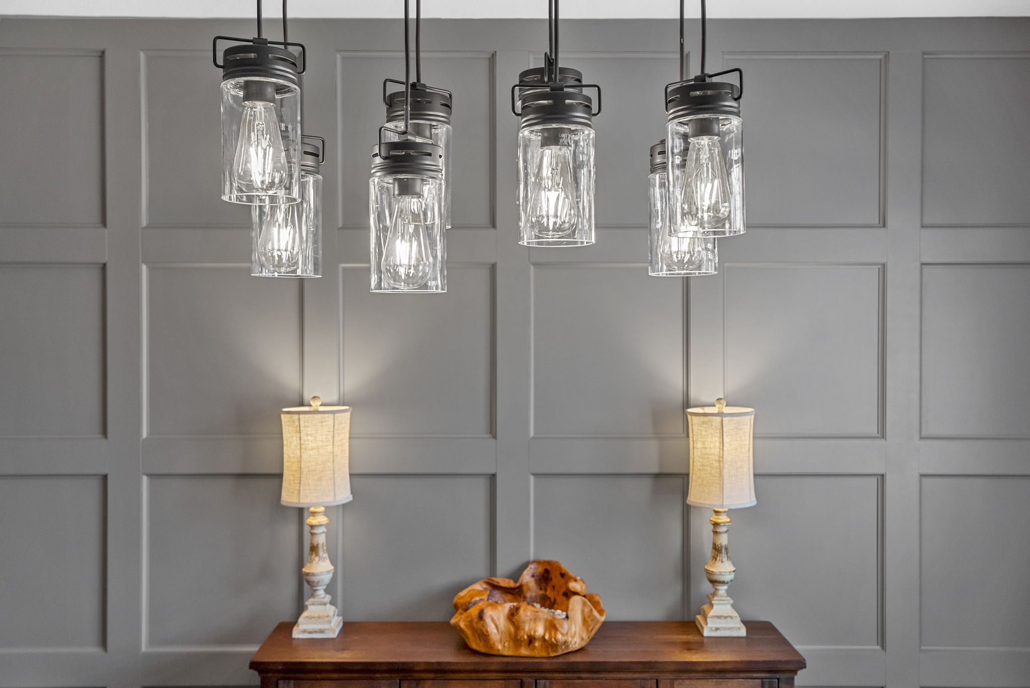 Clarksville, Tennessee 37043, United States, 4 Bedrooms Bedrooms, ,4 BathroomsBathrooms,Residential,Pending,204403