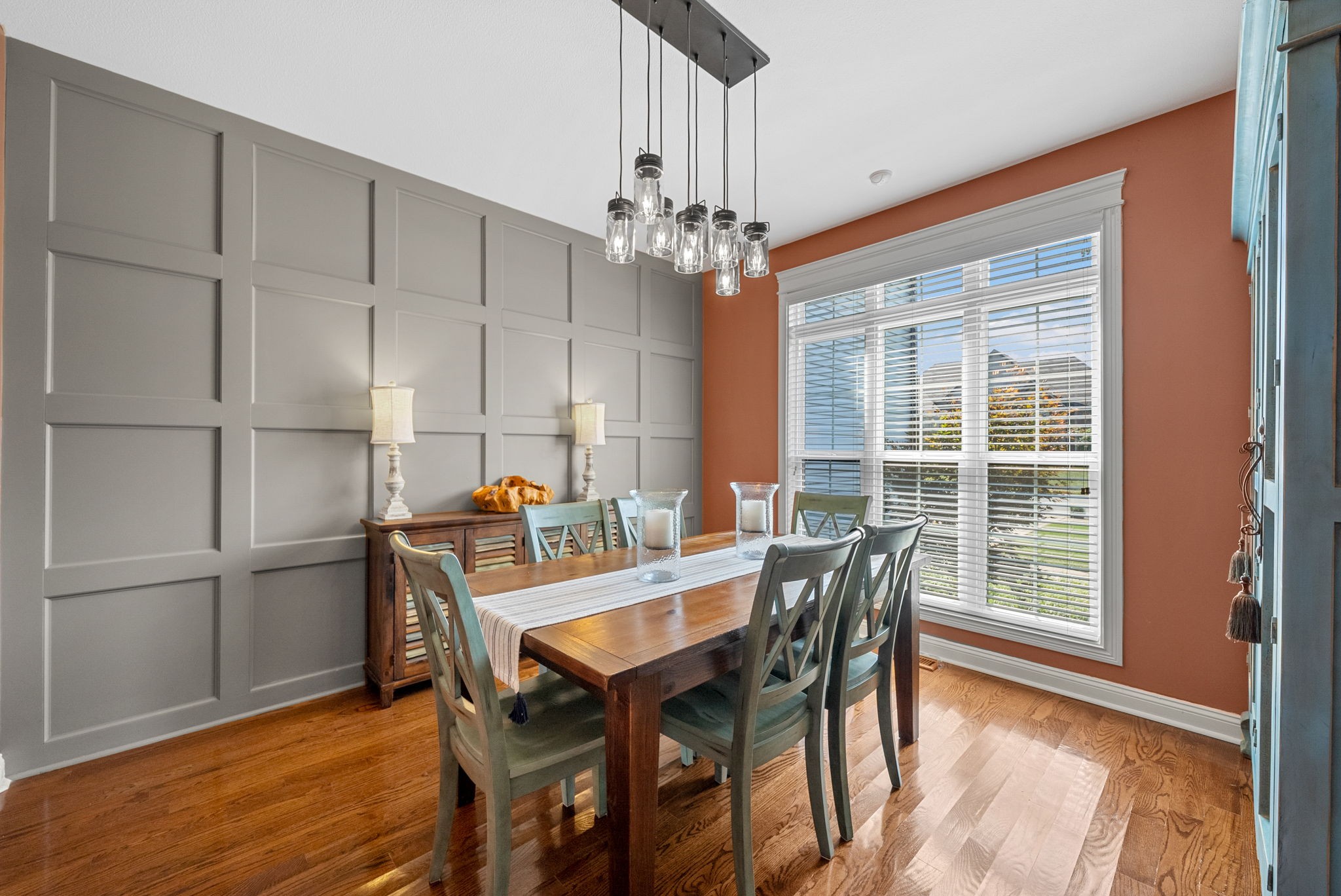 Clarksville, Tennessee 37043, United States, 4 Bedrooms Bedrooms, ,4 BathroomsBathrooms,Residential,Pending,204403