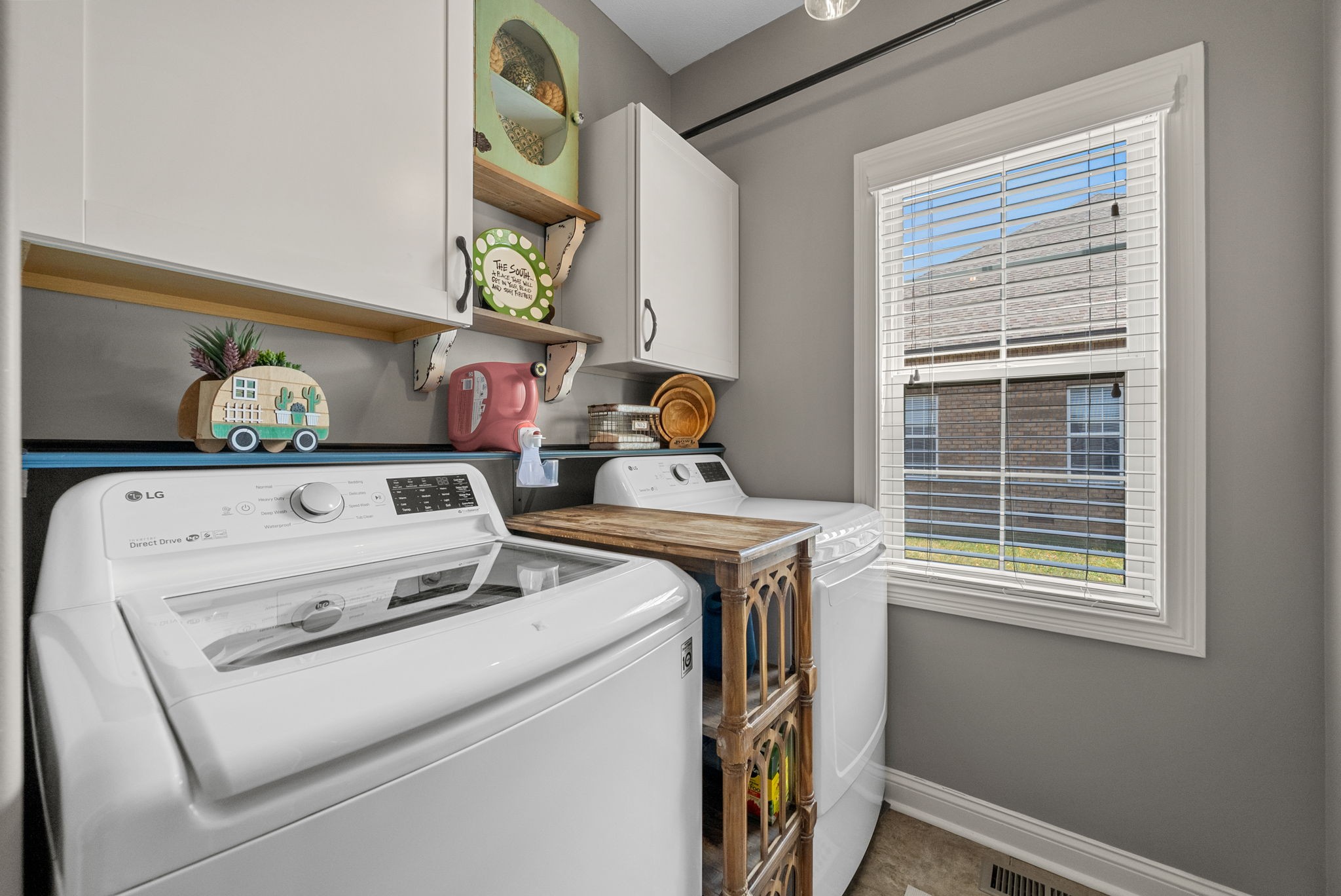 Clarksville, Tennessee 37043, United States, 4 Bedrooms Bedrooms, ,4 BathroomsBathrooms,Residential,Pending,204403