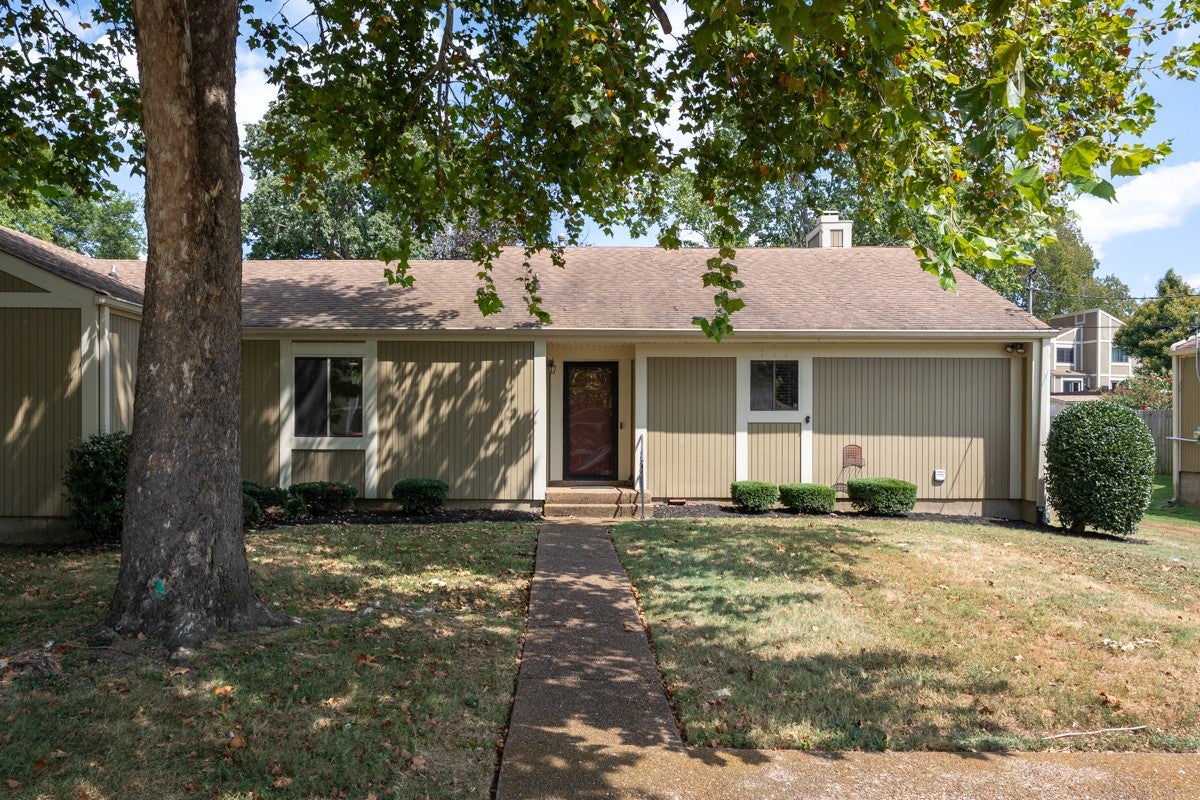 2-bed listing at 852 Todd Preis Dr, Nashville