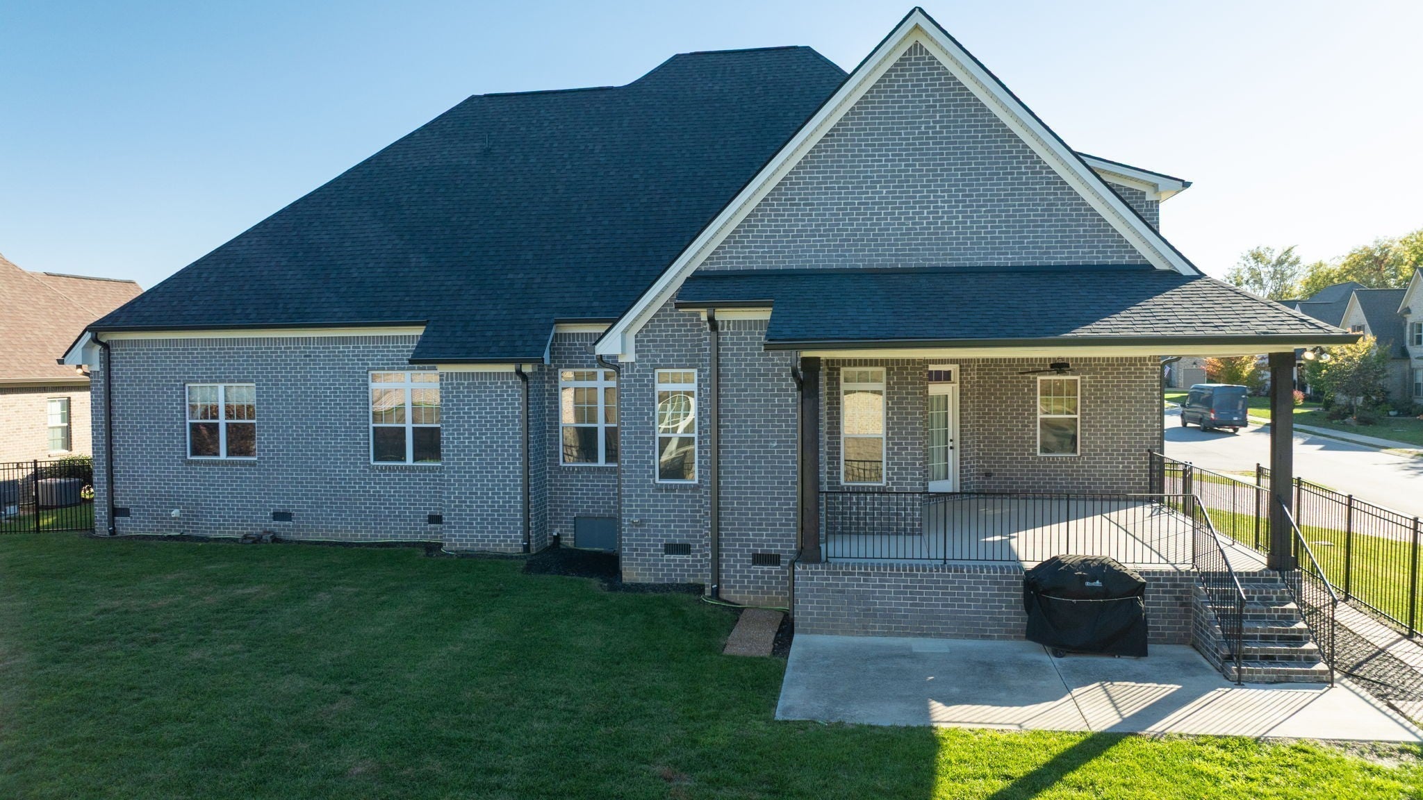 4016 Canberra Dr
