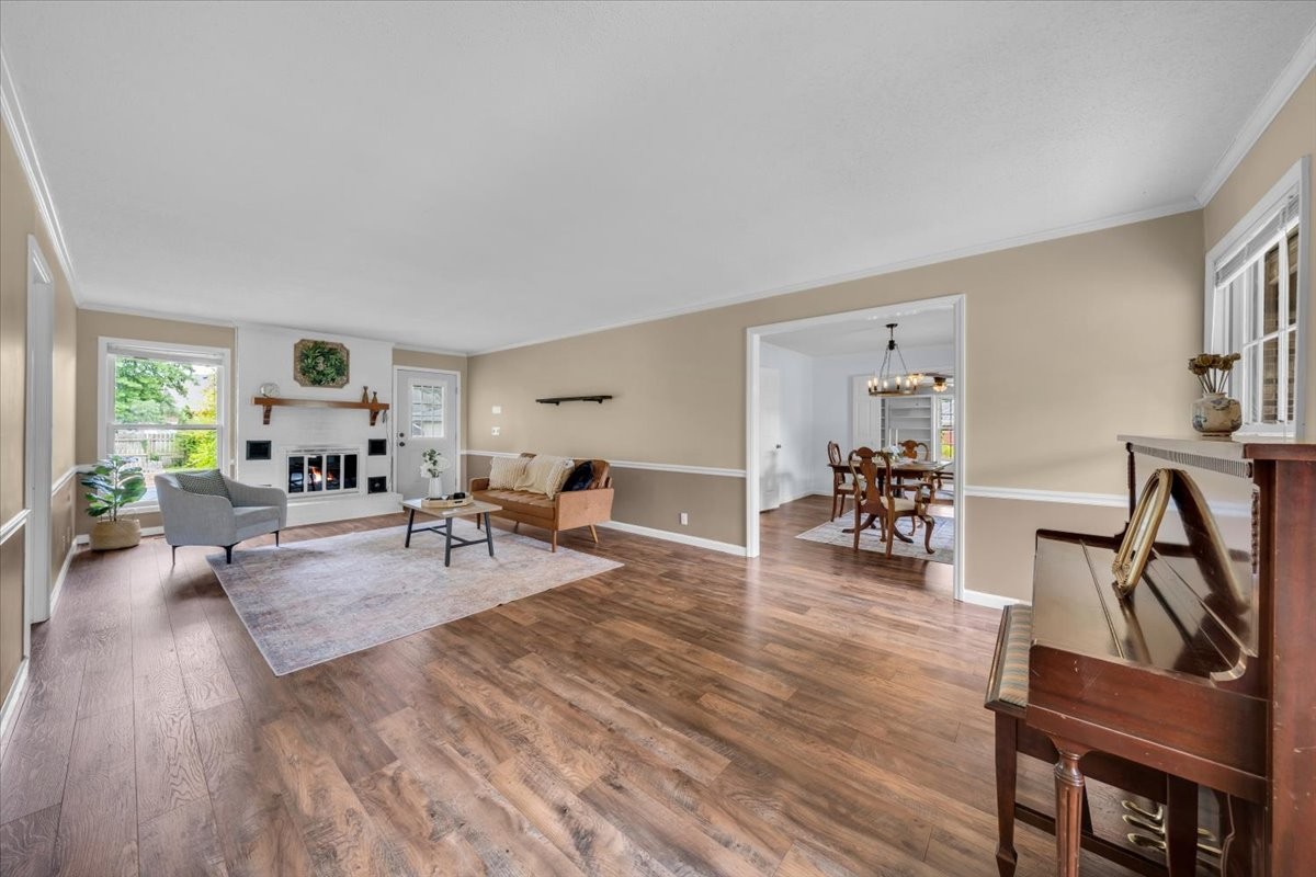 2229 Regal Ct