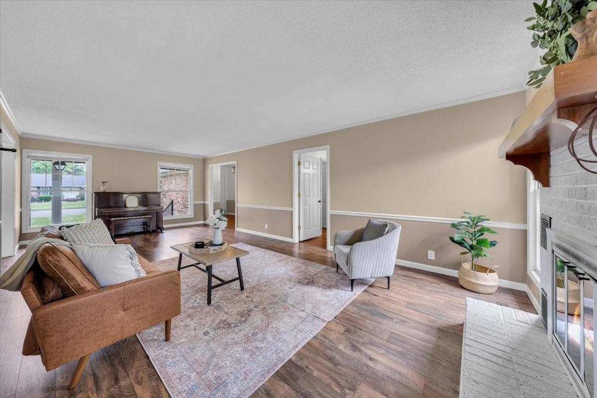 2229 Regal Ct