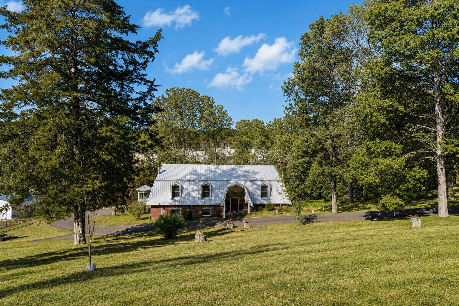 Photo 1 of 67 — 5014 Chaffin Dr, Nashville, TN 37221