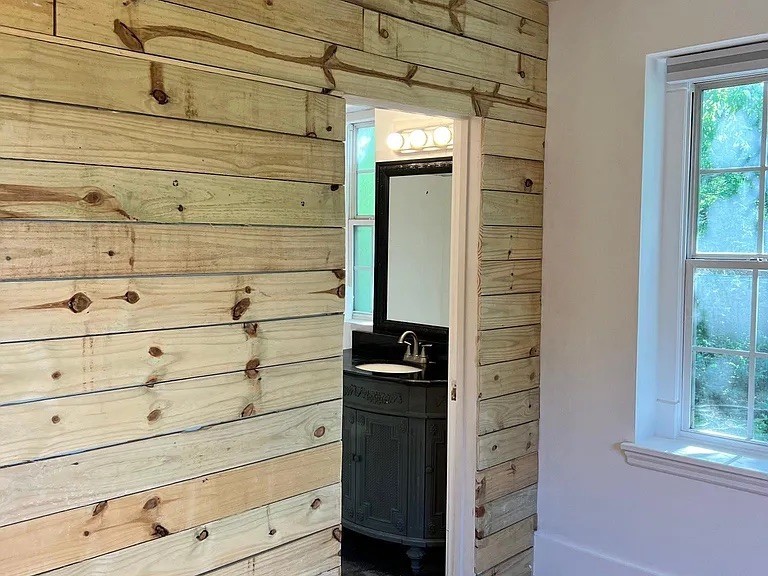 Nashville, Tennessee 37204, United States, 3 Bedrooms Bedrooms, ,2 BathroomsBathrooms,Residential,Active,170670