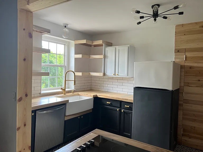 Nashville, Tennessee 37204, United States, 3 Bedrooms Bedrooms, ,2 BathroomsBathrooms,Residential,Active,170670