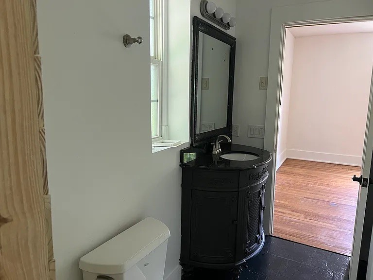 Nashville, Tennessee 37204, United States, 3 Bedrooms Bedrooms, ,2 BathroomsBathrooms,Residential,Active,170670