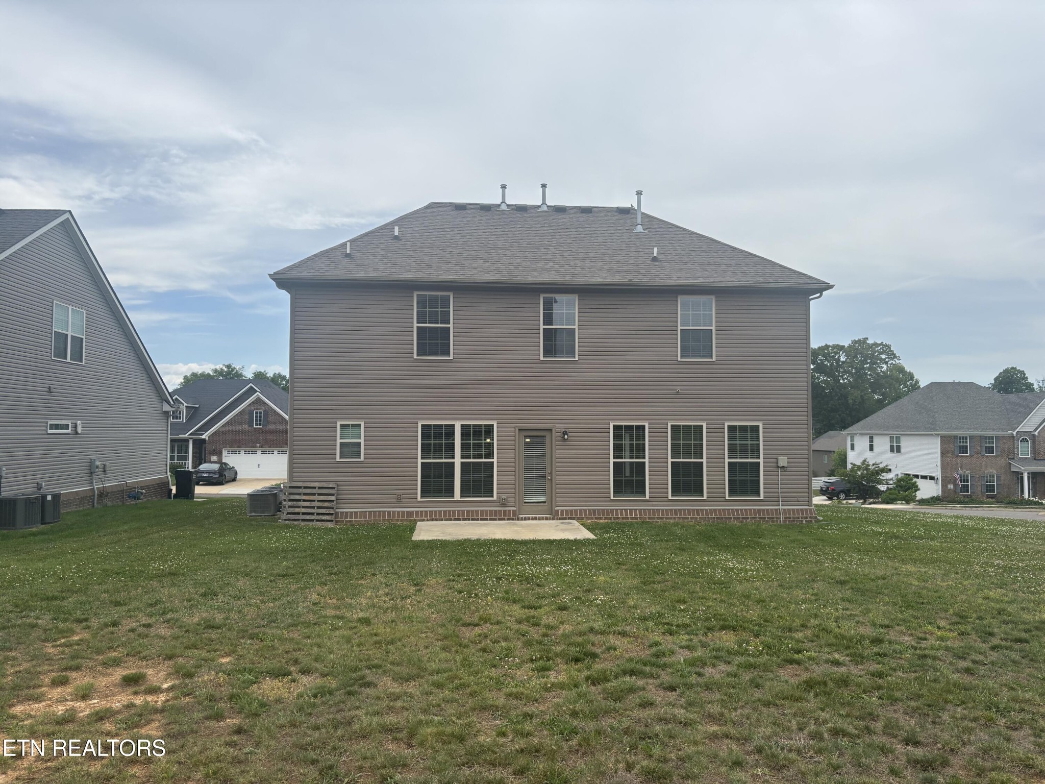 2584 Blackberry Ridge Blvd