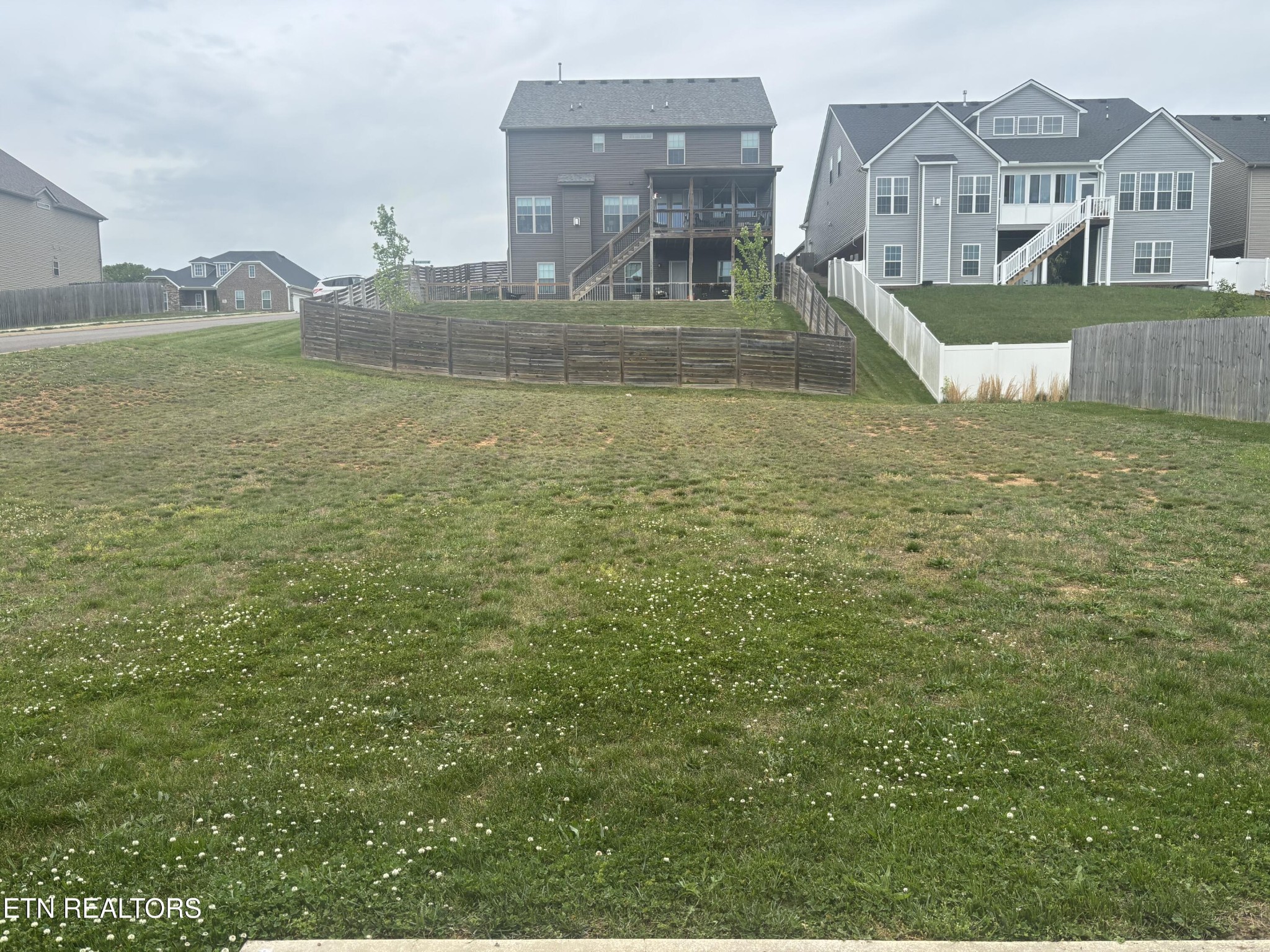 2584 Blackberry Ridge Blvd