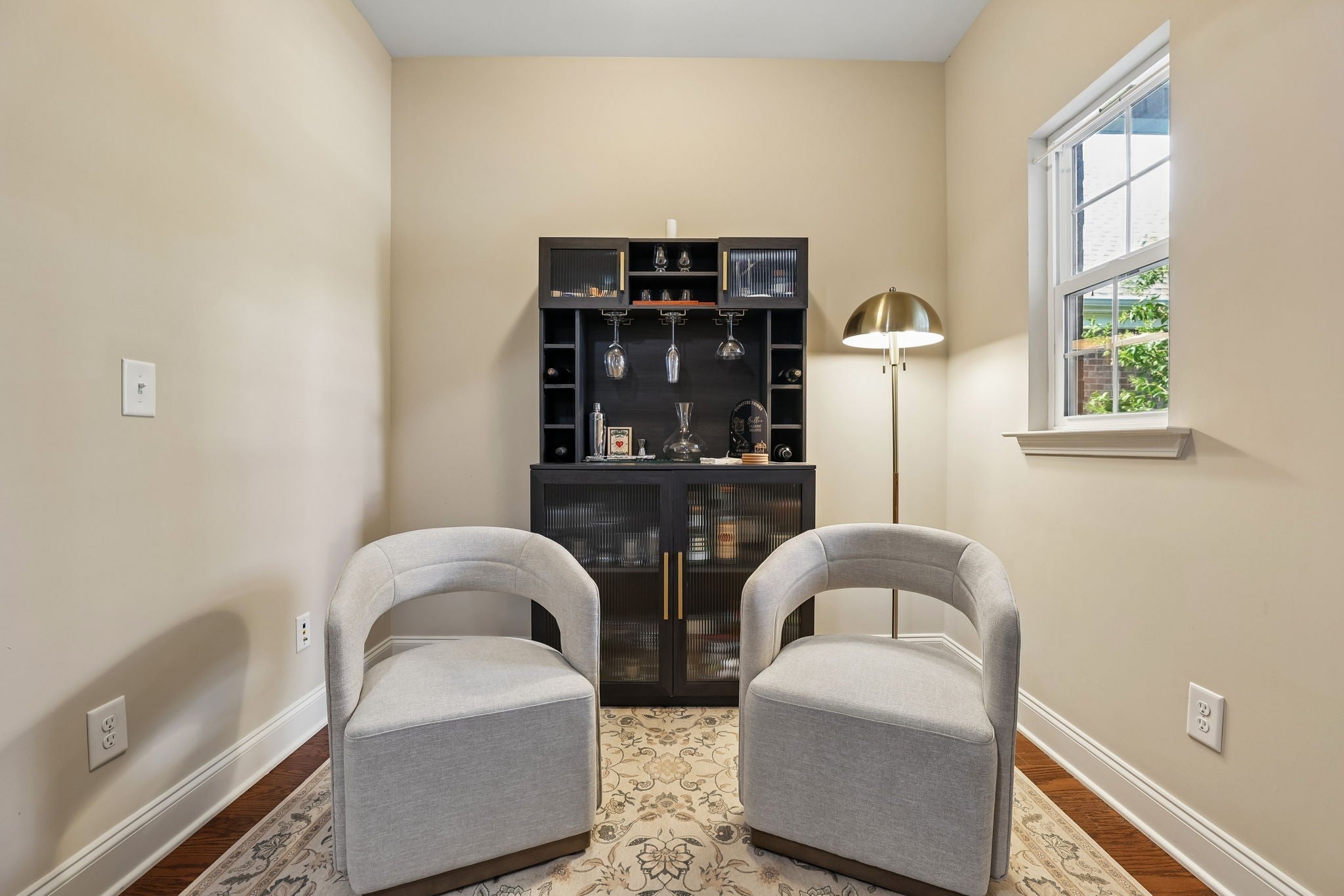 1413 Woodside Dr
