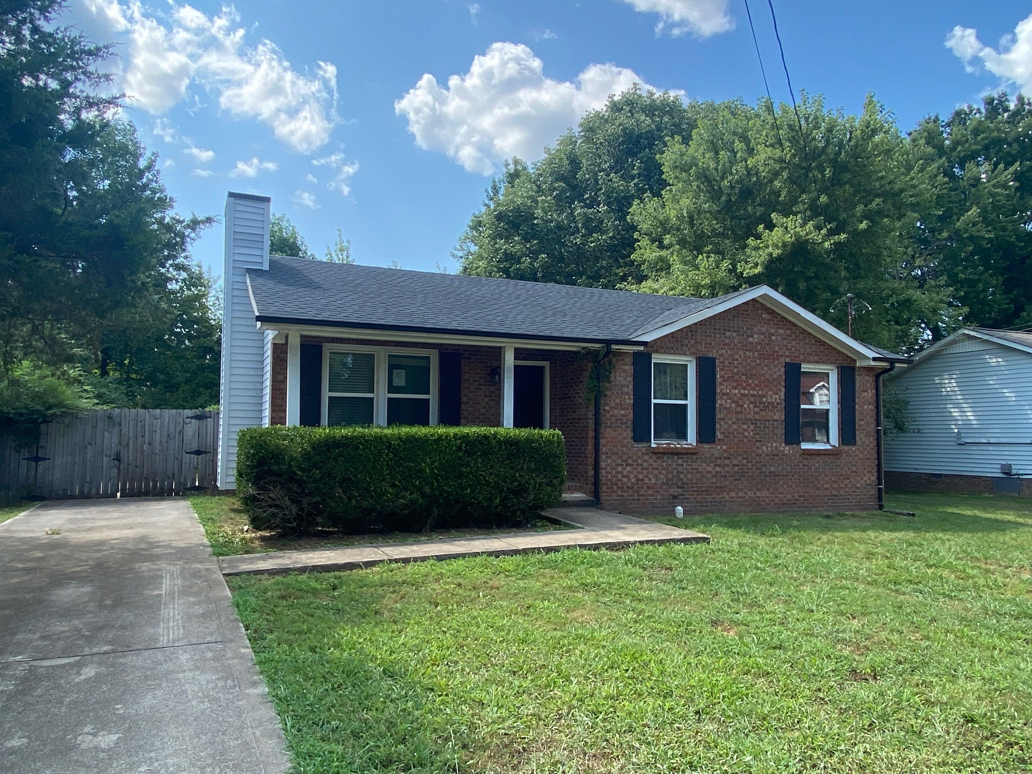 392 Roselawn Dr
