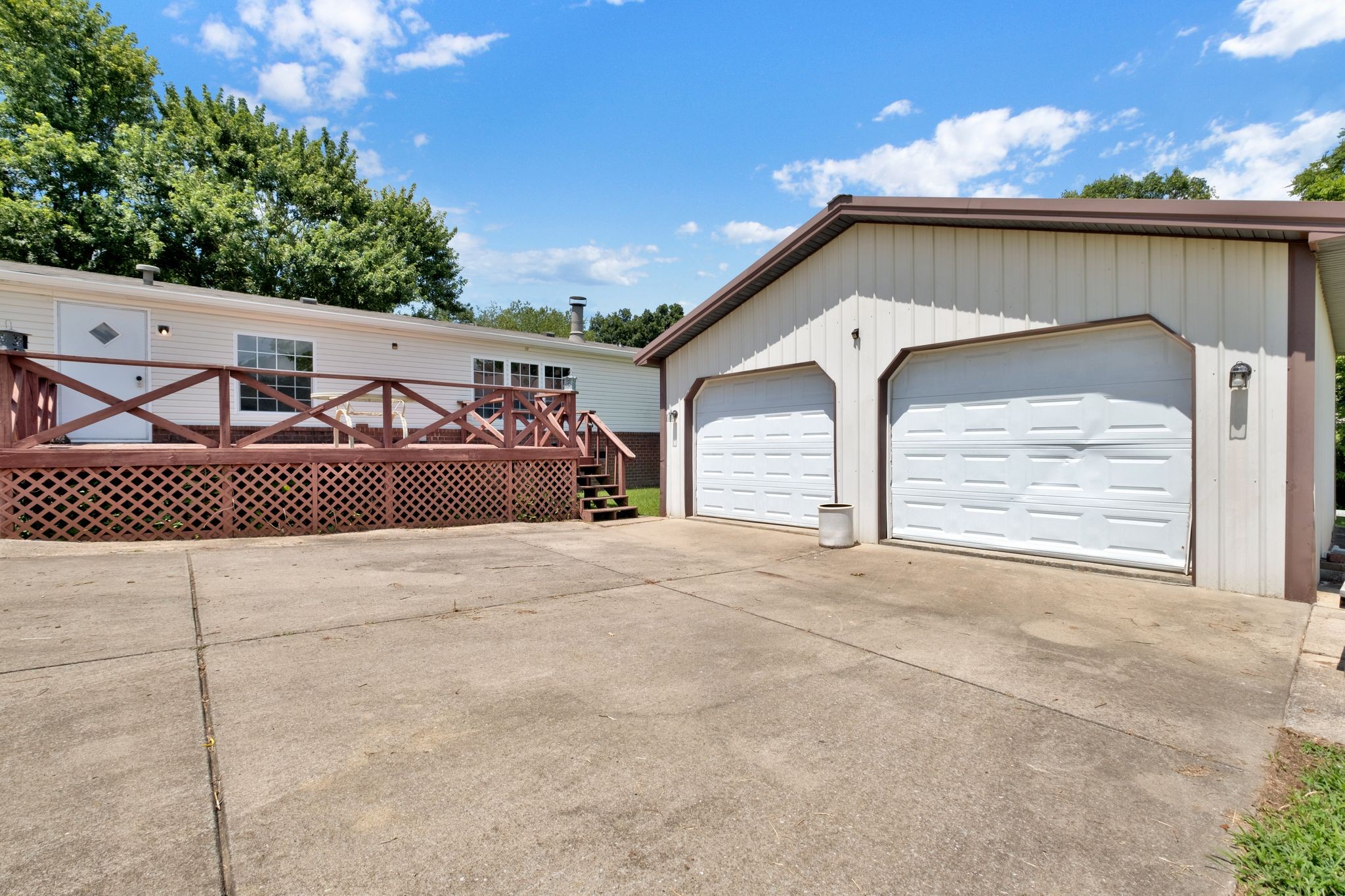 1048 Lauderdale Ln