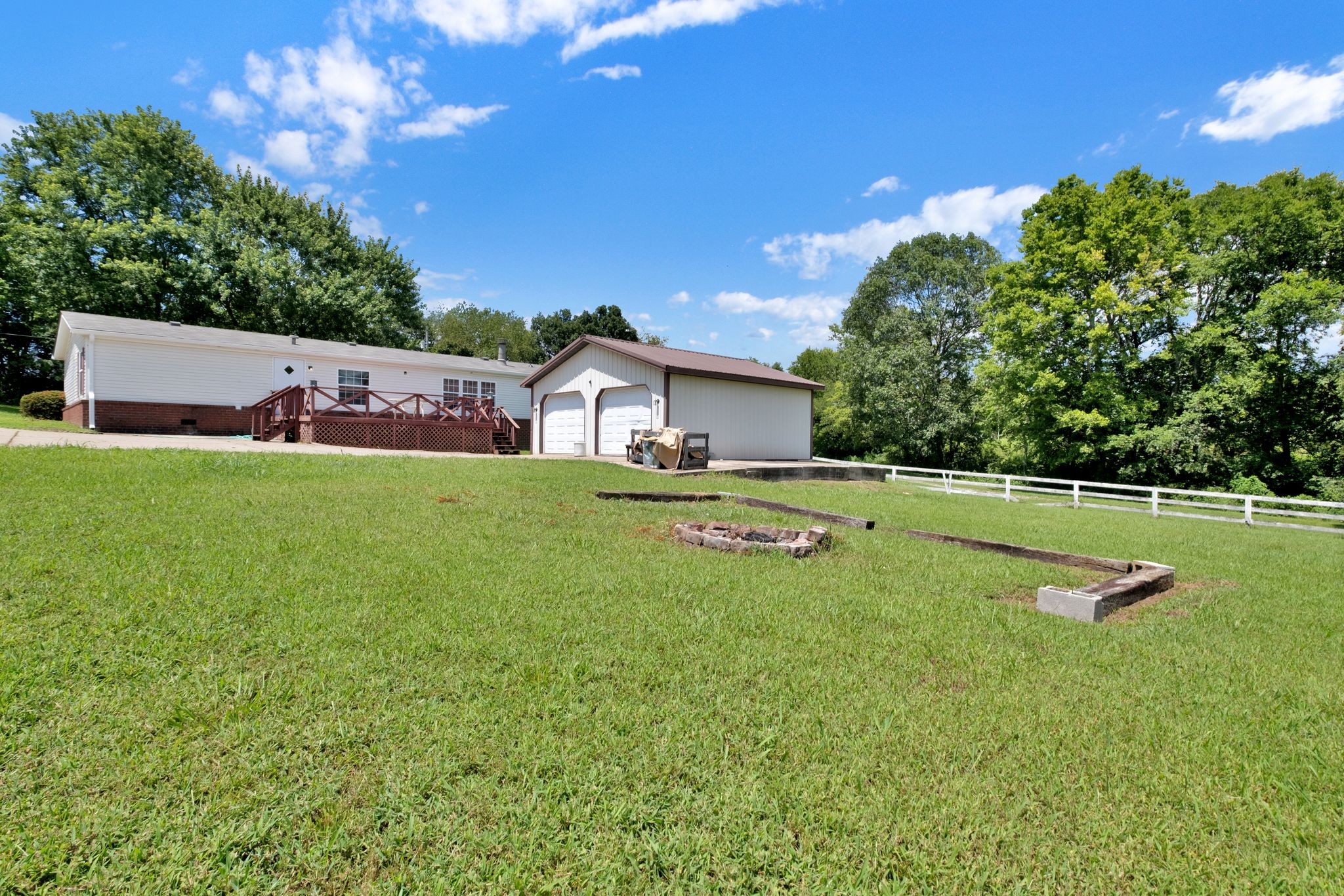 1048 Lauderdale Ln