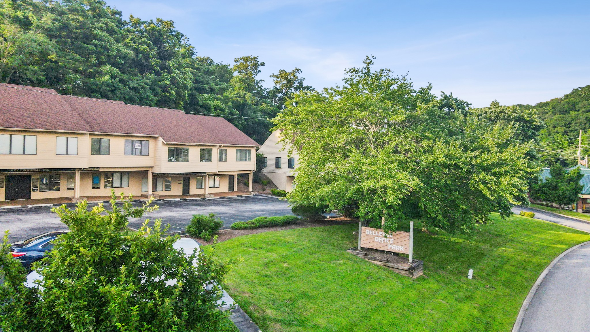 165 Belle Forest Cir