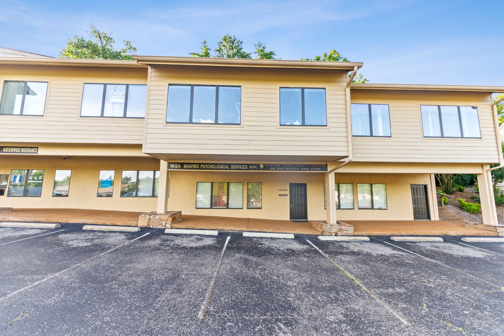 165 Belle Forest Cir