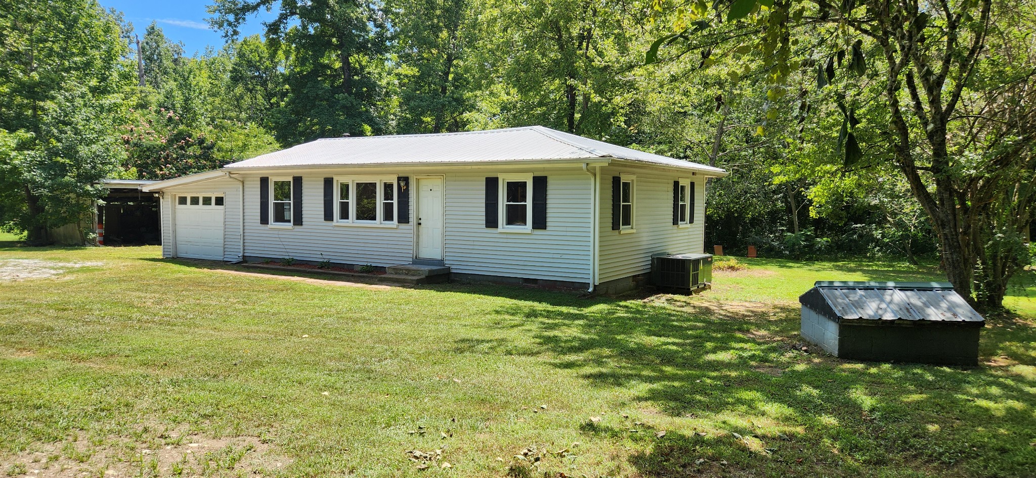 View Centerville, TN 37033 property