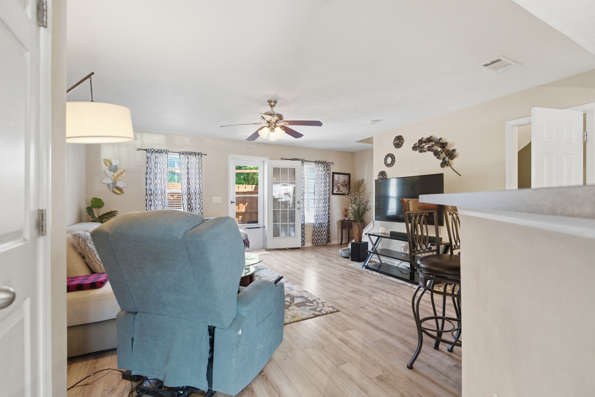 3134 George Buchanan Dr