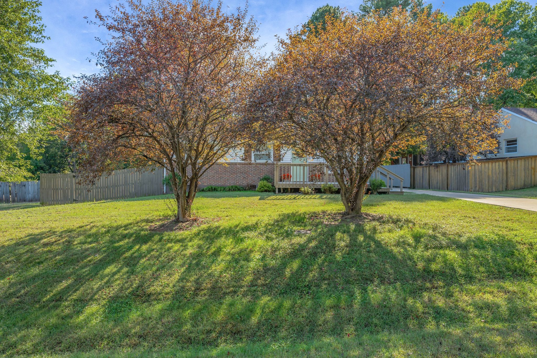 3815 Barlow Dr