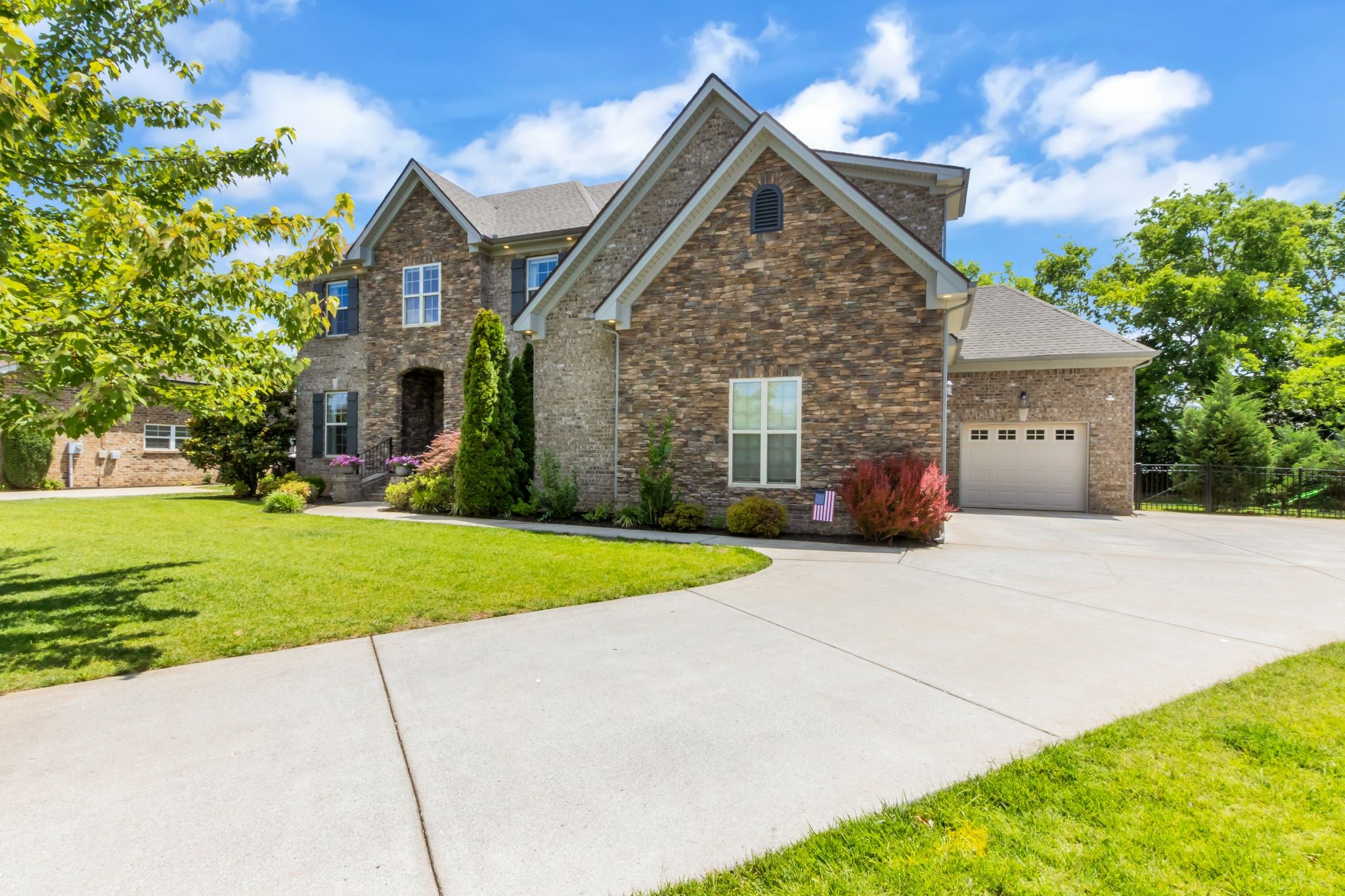 833 Stone Mill Cir