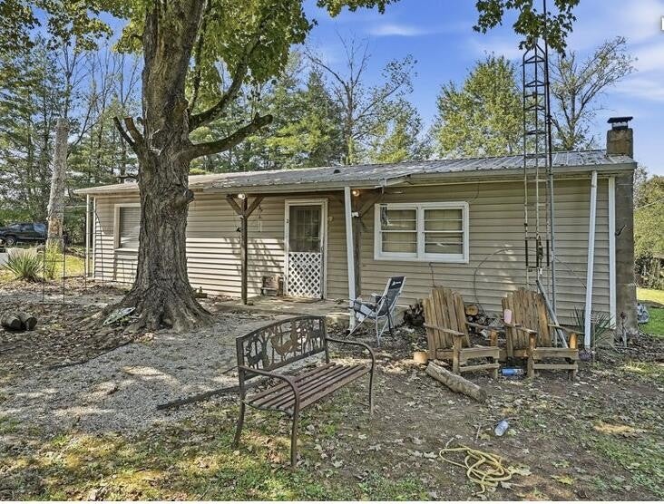 7484 Dunbar Rd