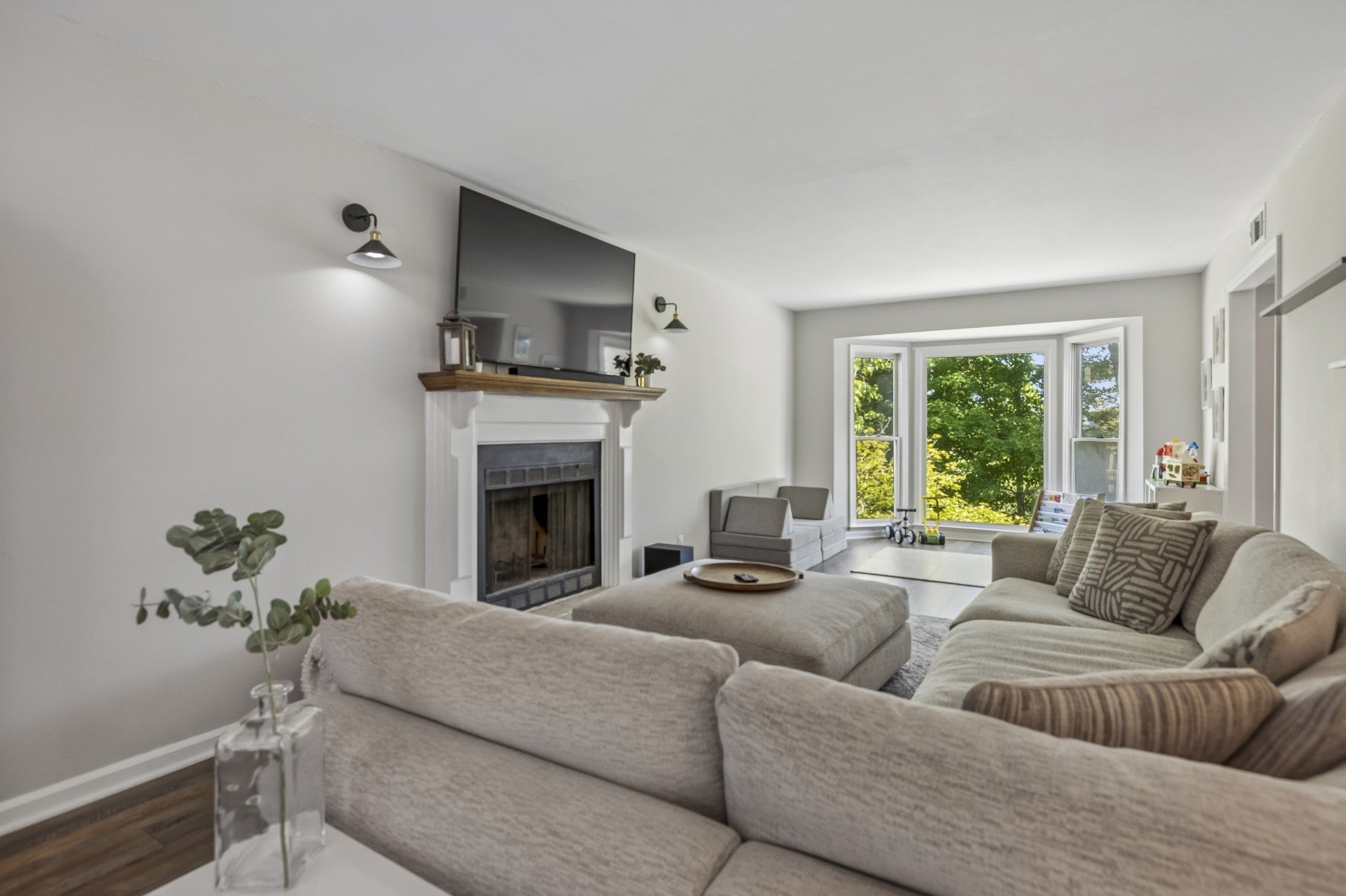 5053 English Village Dr