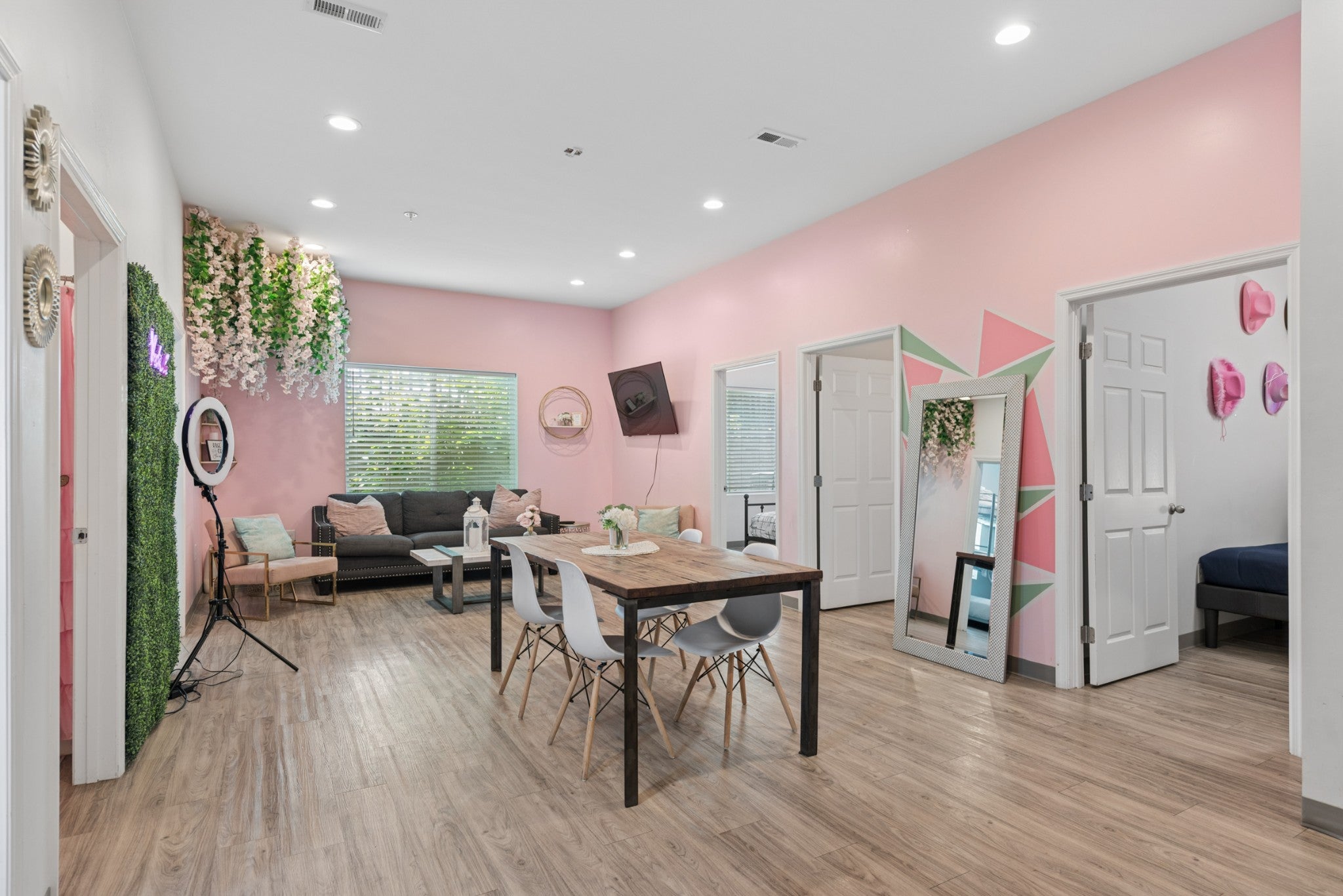 941 Main St 106