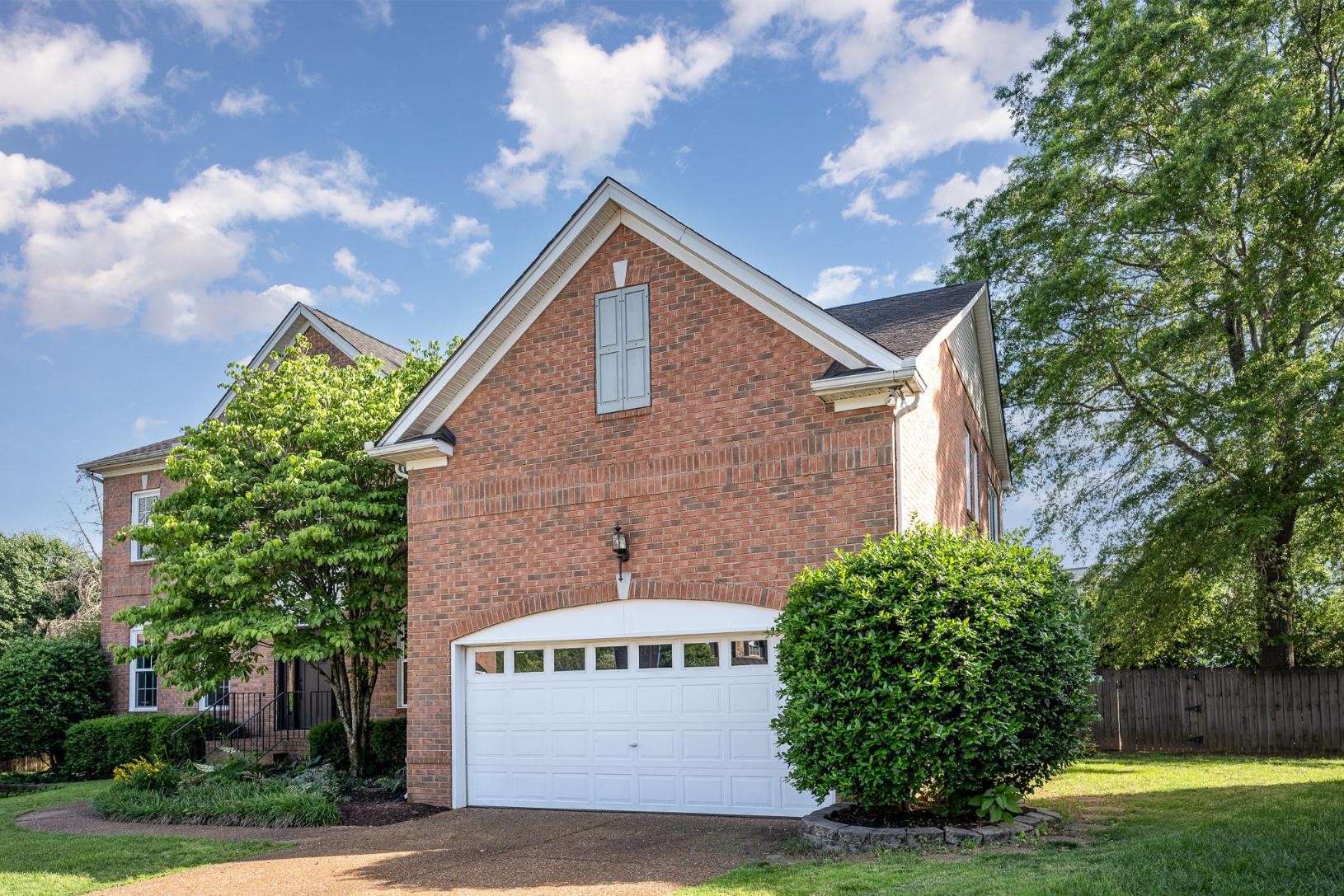 909 Miranda Pl