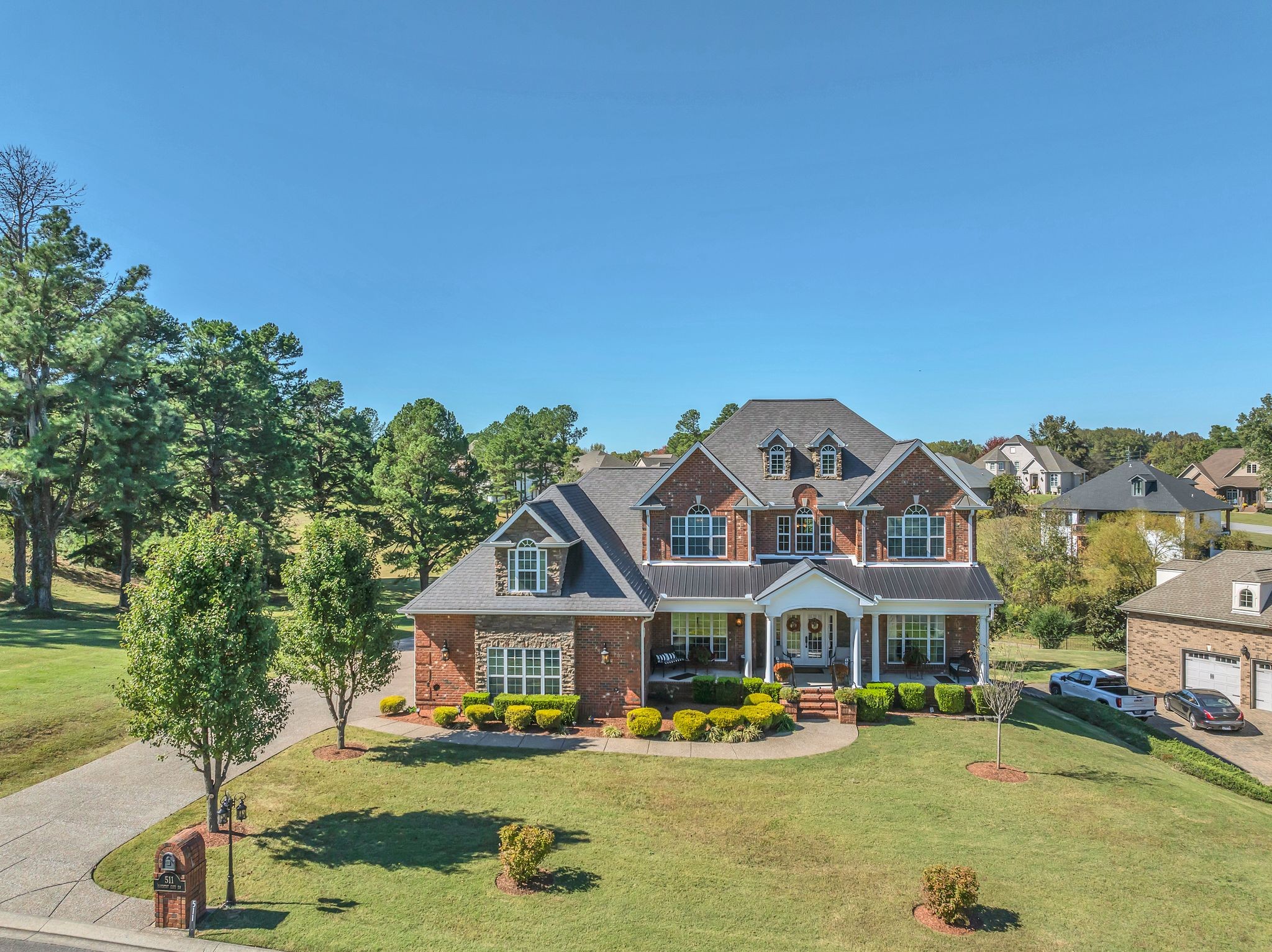 511 Country Club Dr