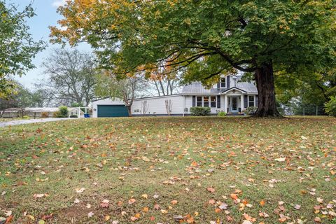 310 Crest Dr Shelbyville TN 37160