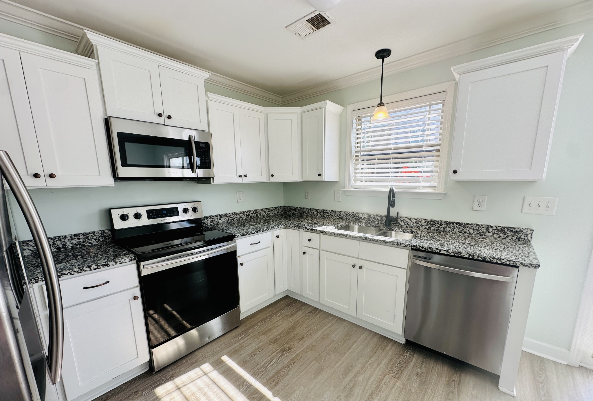 935 Bluebird Rd