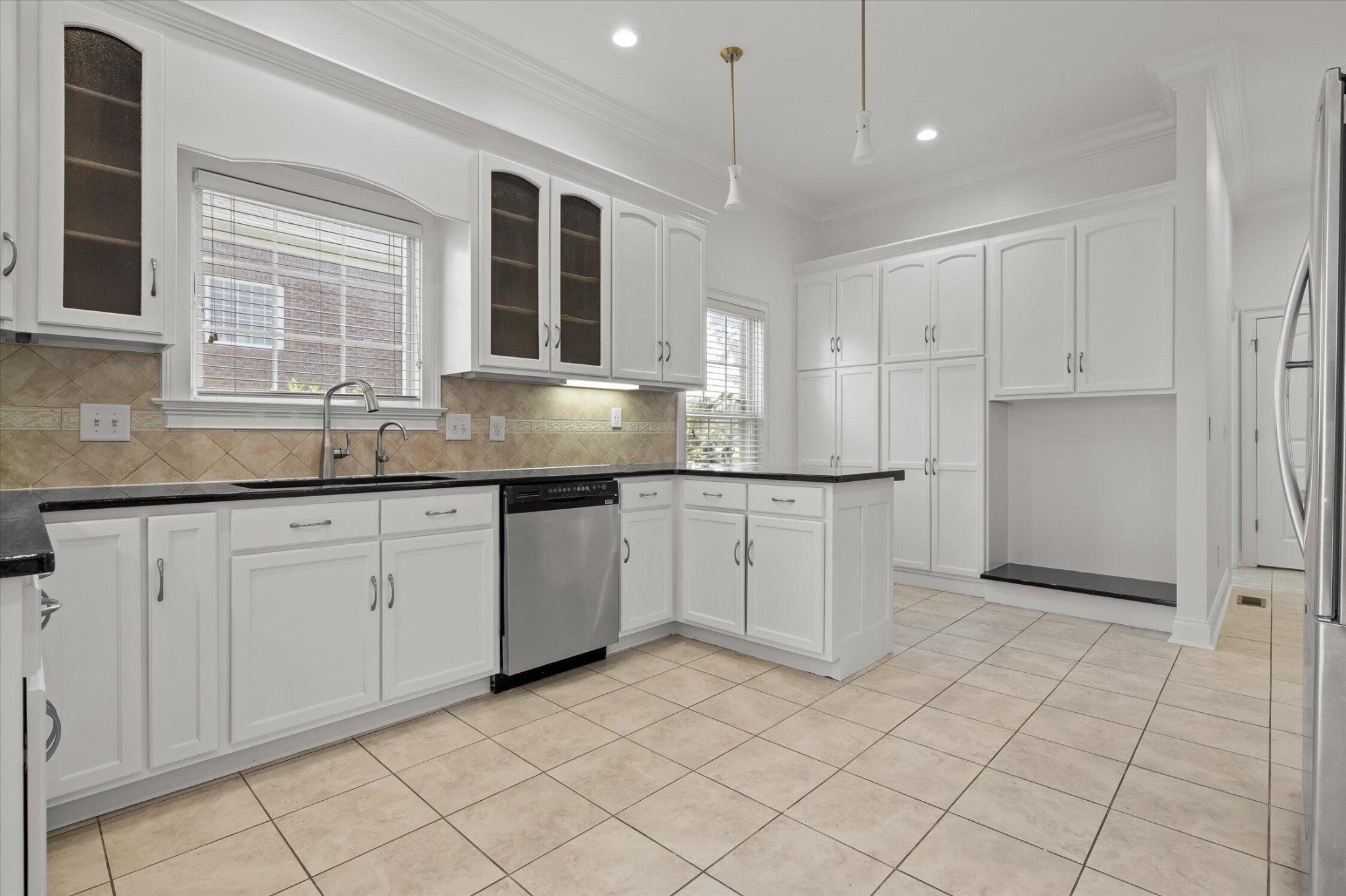 5639 NW Avenwood Circle