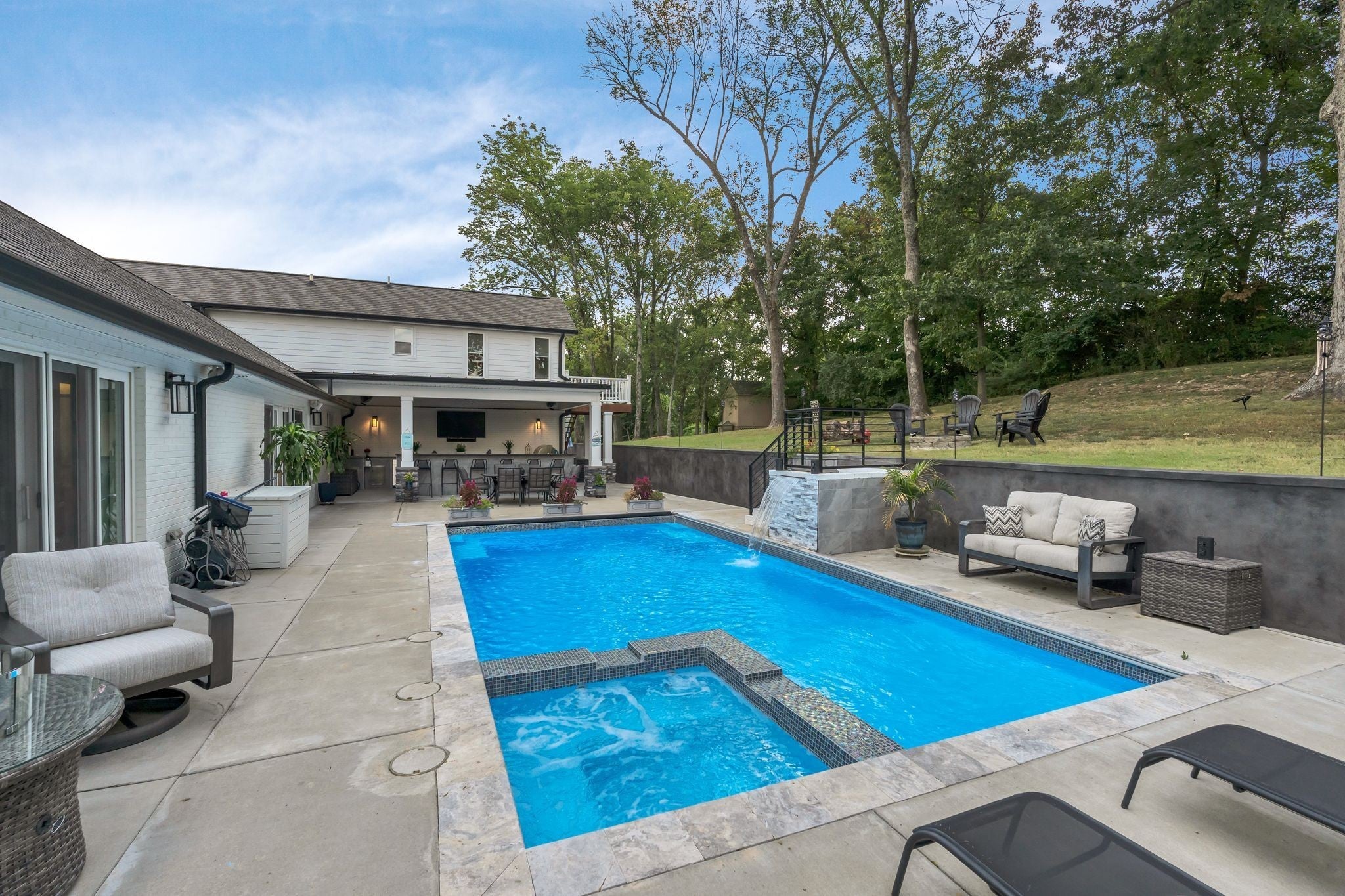 2712 Windemere Dr