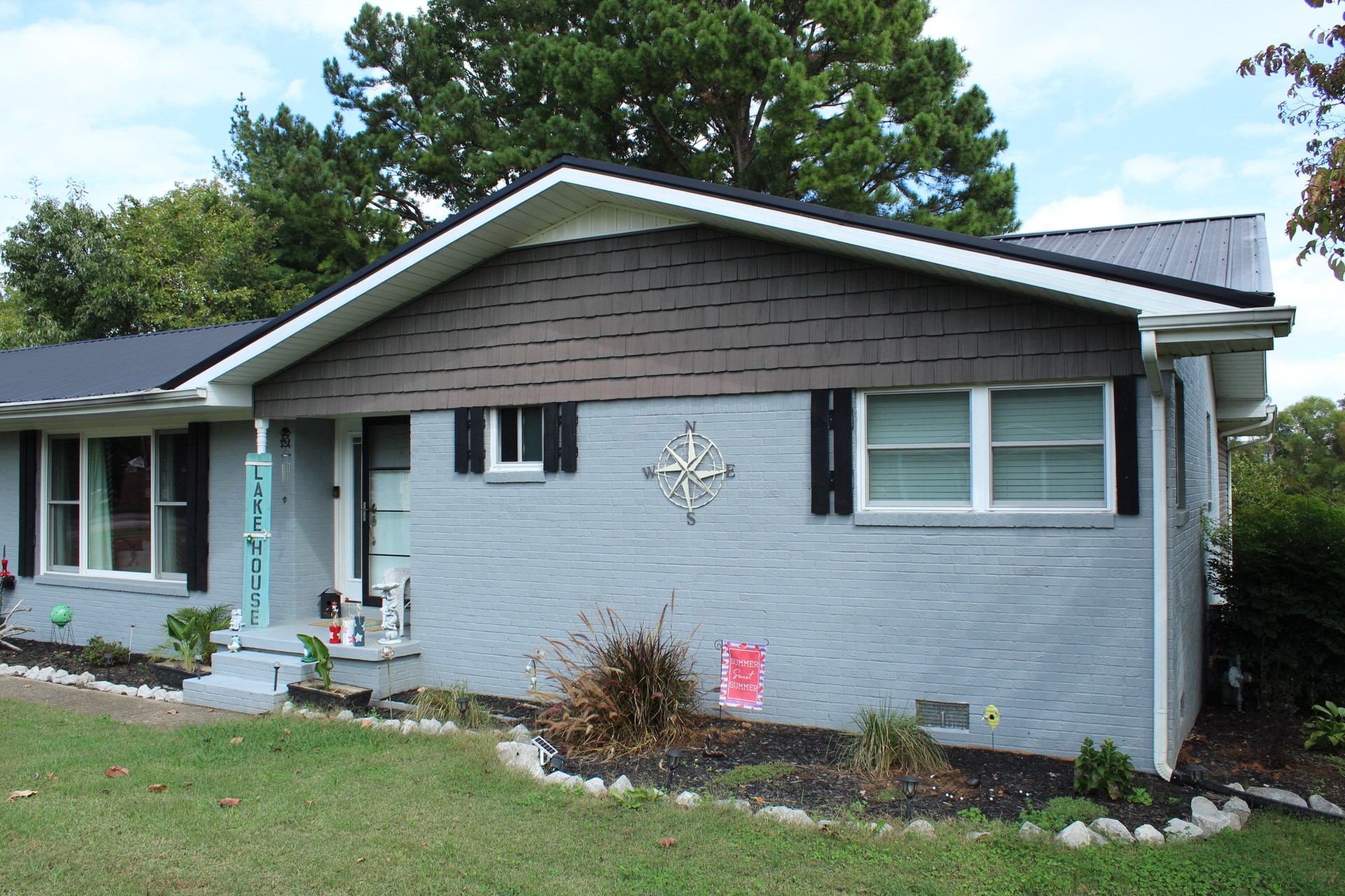 105 Edgewater Dr