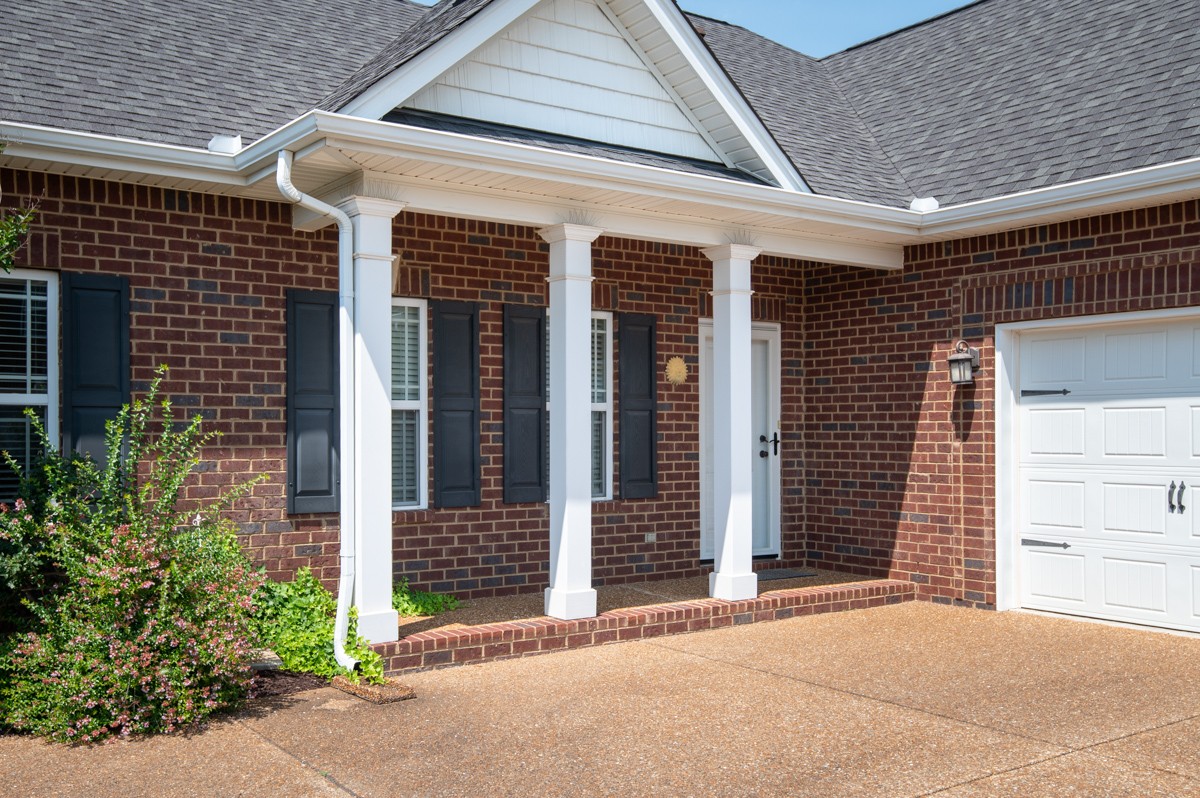 605 Indian Ridge Cir