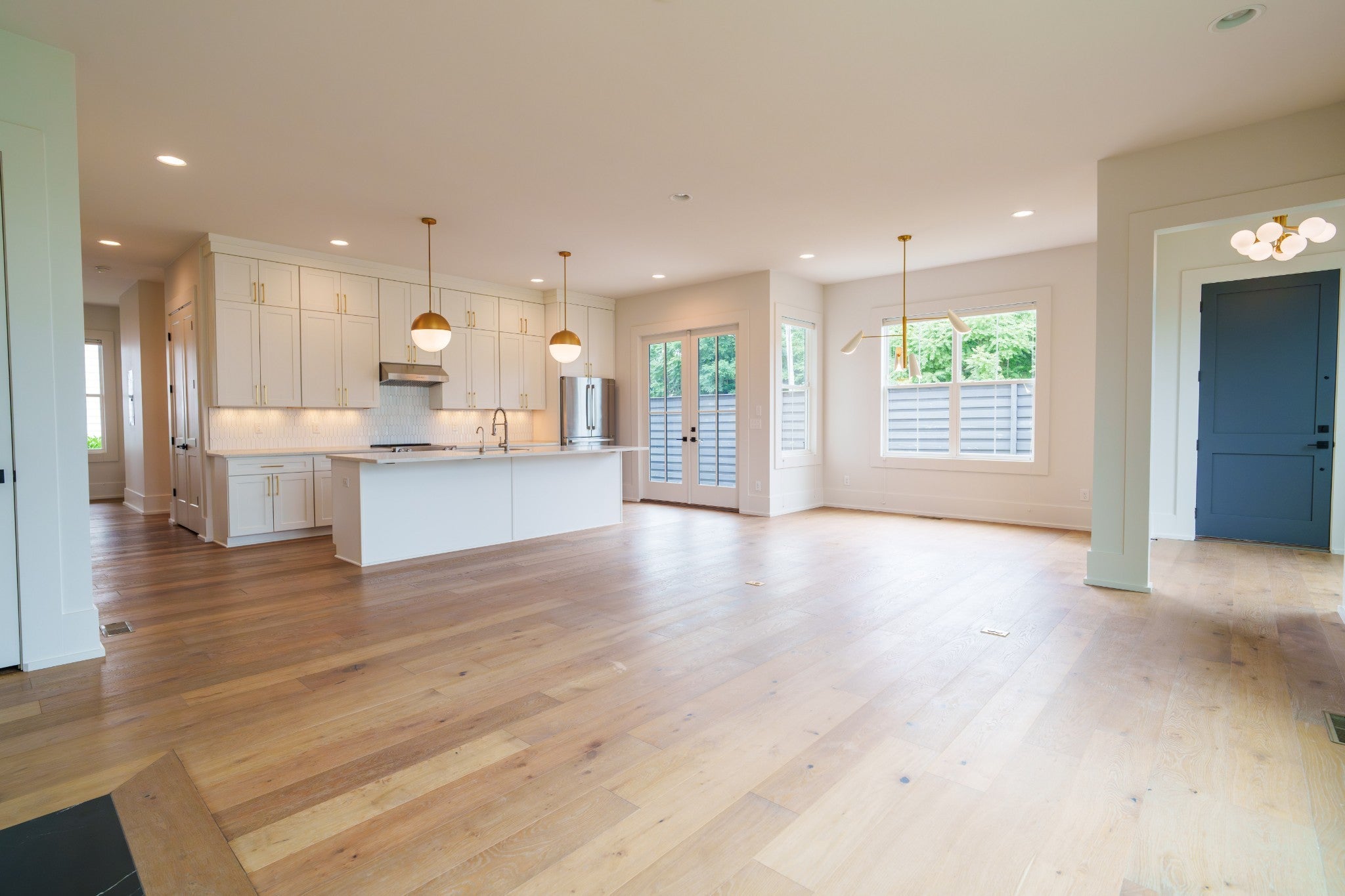 725 Park Cir
