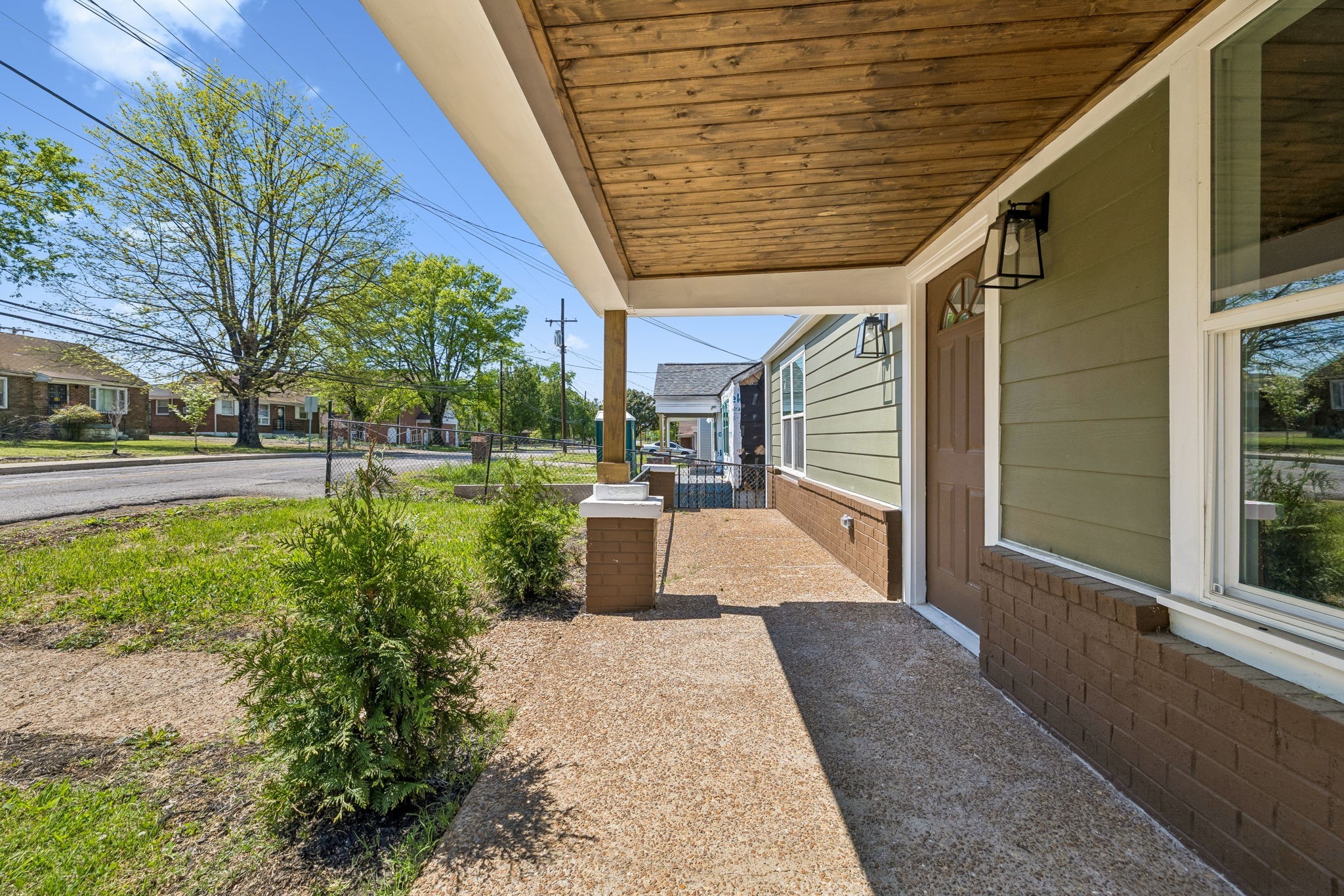 2402 Buchanan St